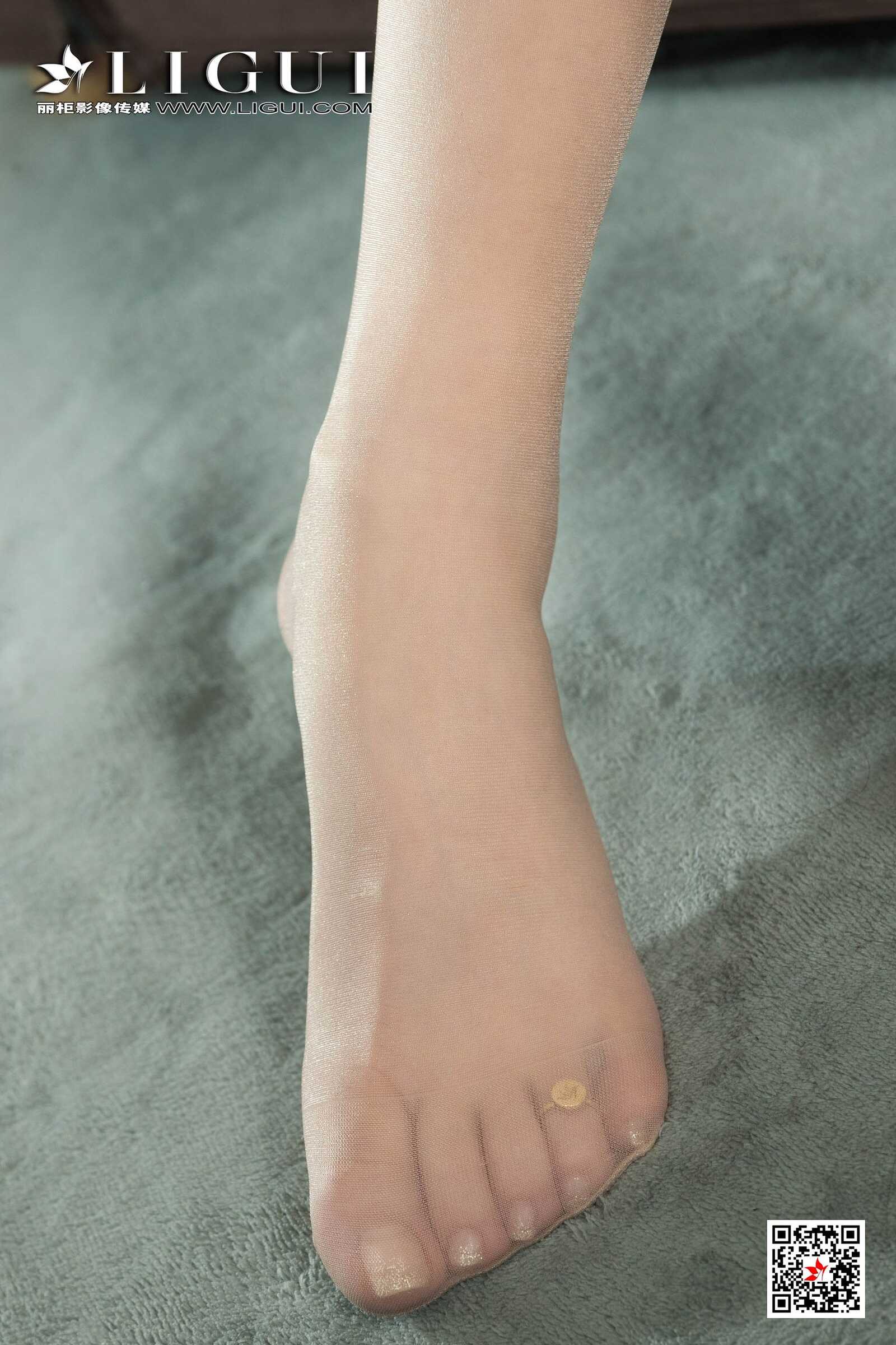 Model 小紫《长腿高跟肉丝OL》 [丽柜Ligui] 写真集第5张