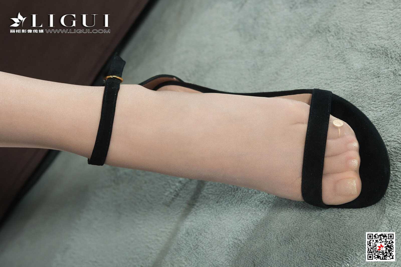 Model 小紫《长腿高跟肉丝OL》 [丽柜Ligui] 写真集第3张