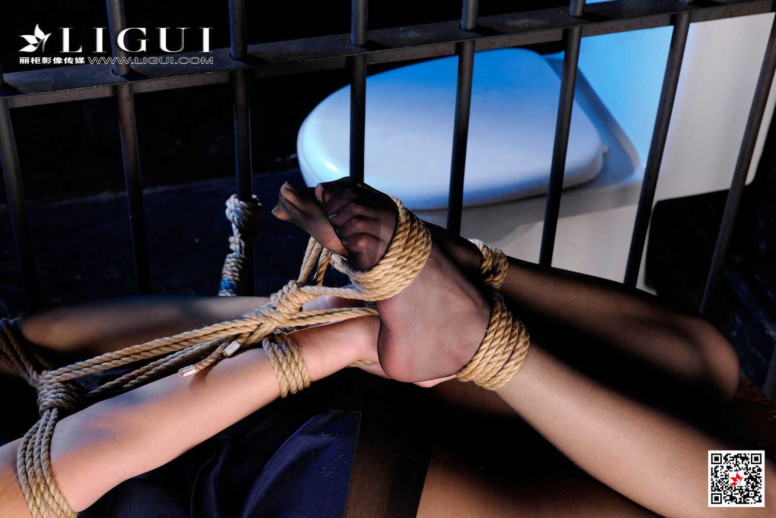 Model 桃子《黑丝空姐捆绑绳艺》 [丽柜美束Ligui第1张