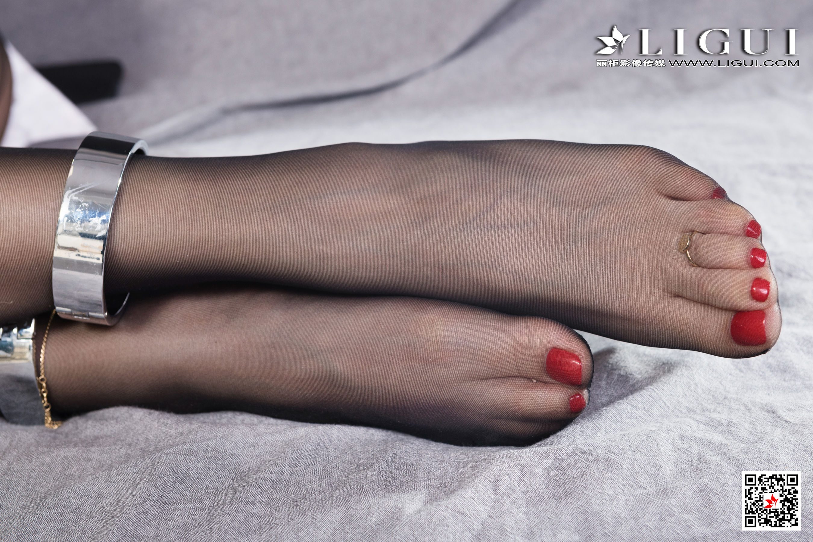 [丽柜Ligui] 小智贤 《吟丝惩戒》 丝足写真第6张