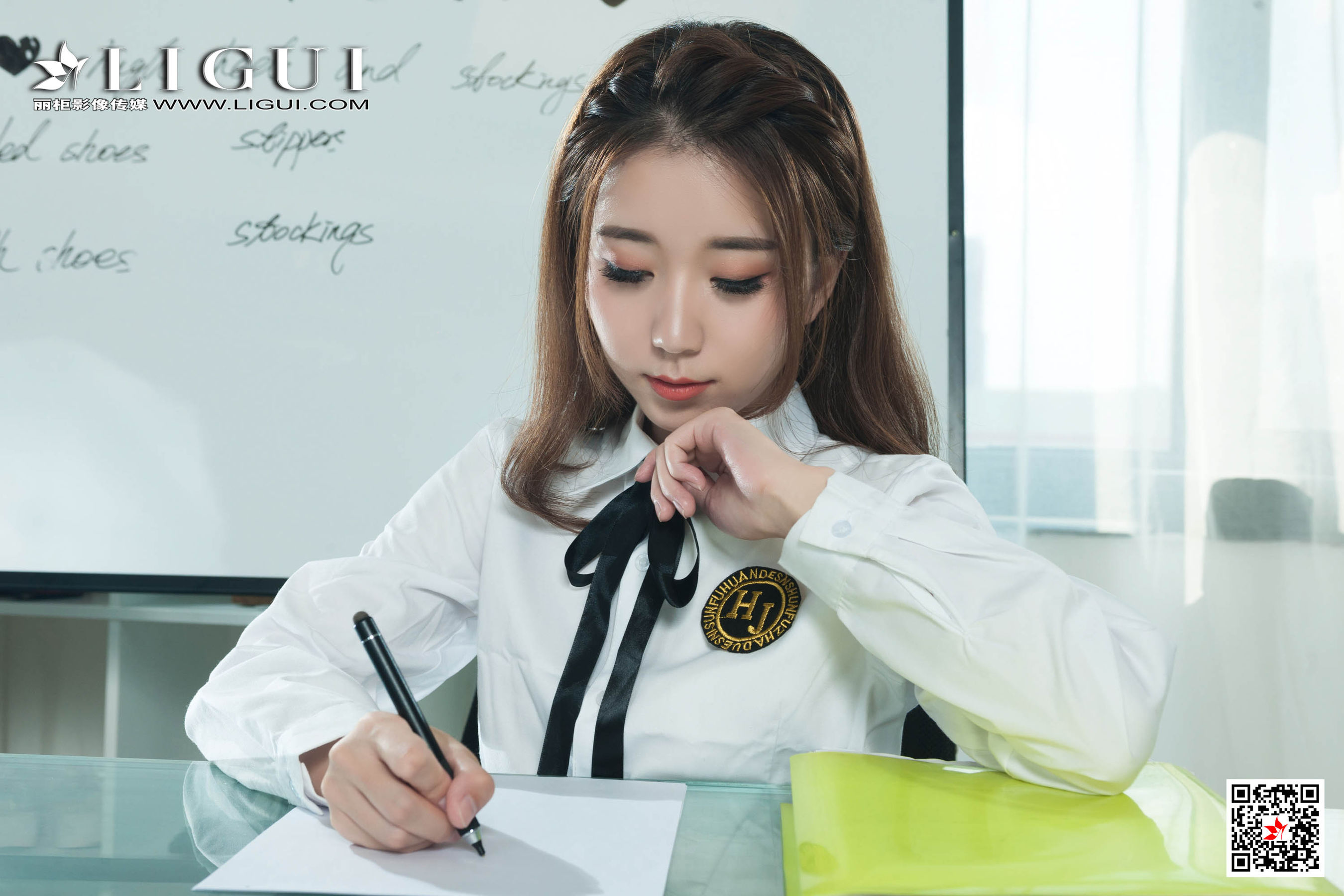 [丽柜Ligui] 网络丽人 Model 程程 - 校服丝足诱惑第12张