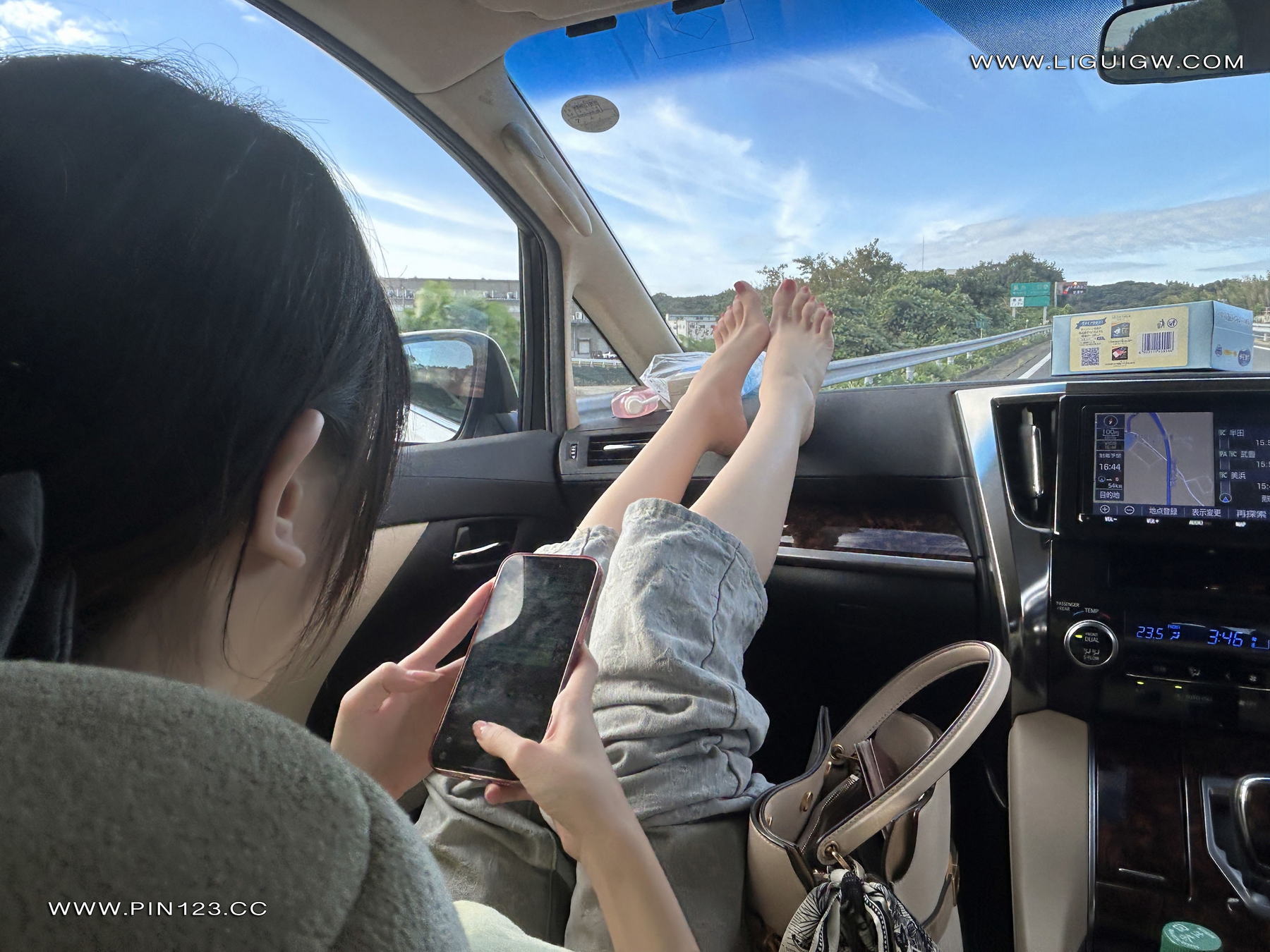 [Ligui丽柜] 2024.11.14《兔子日本旅拍花絮图片》兔子第25张