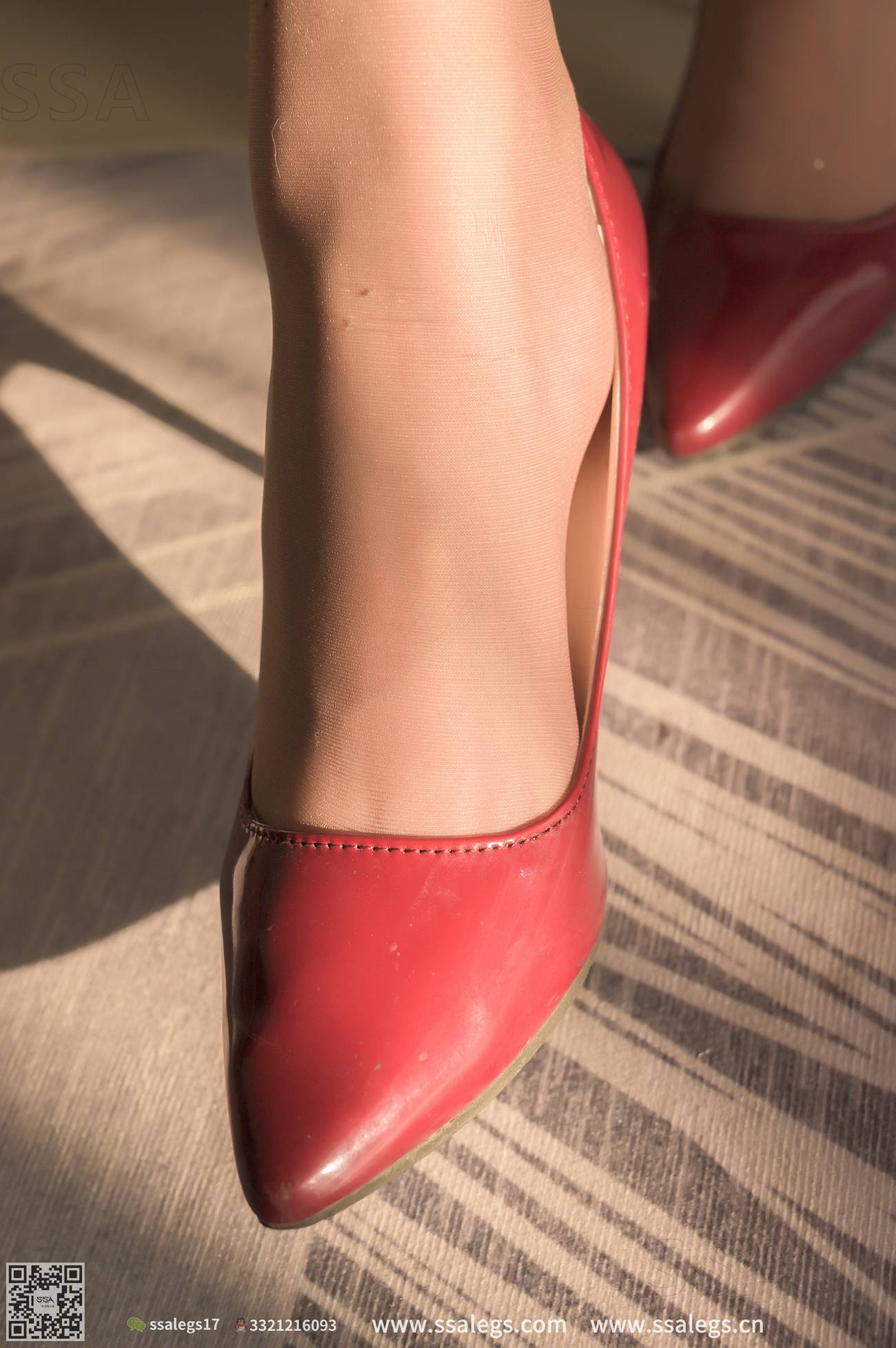 [SSA丝社]超清写真 NO.312 娜娜玉姐的红色高跟鞋咖啡丝美腿[148P]第25张