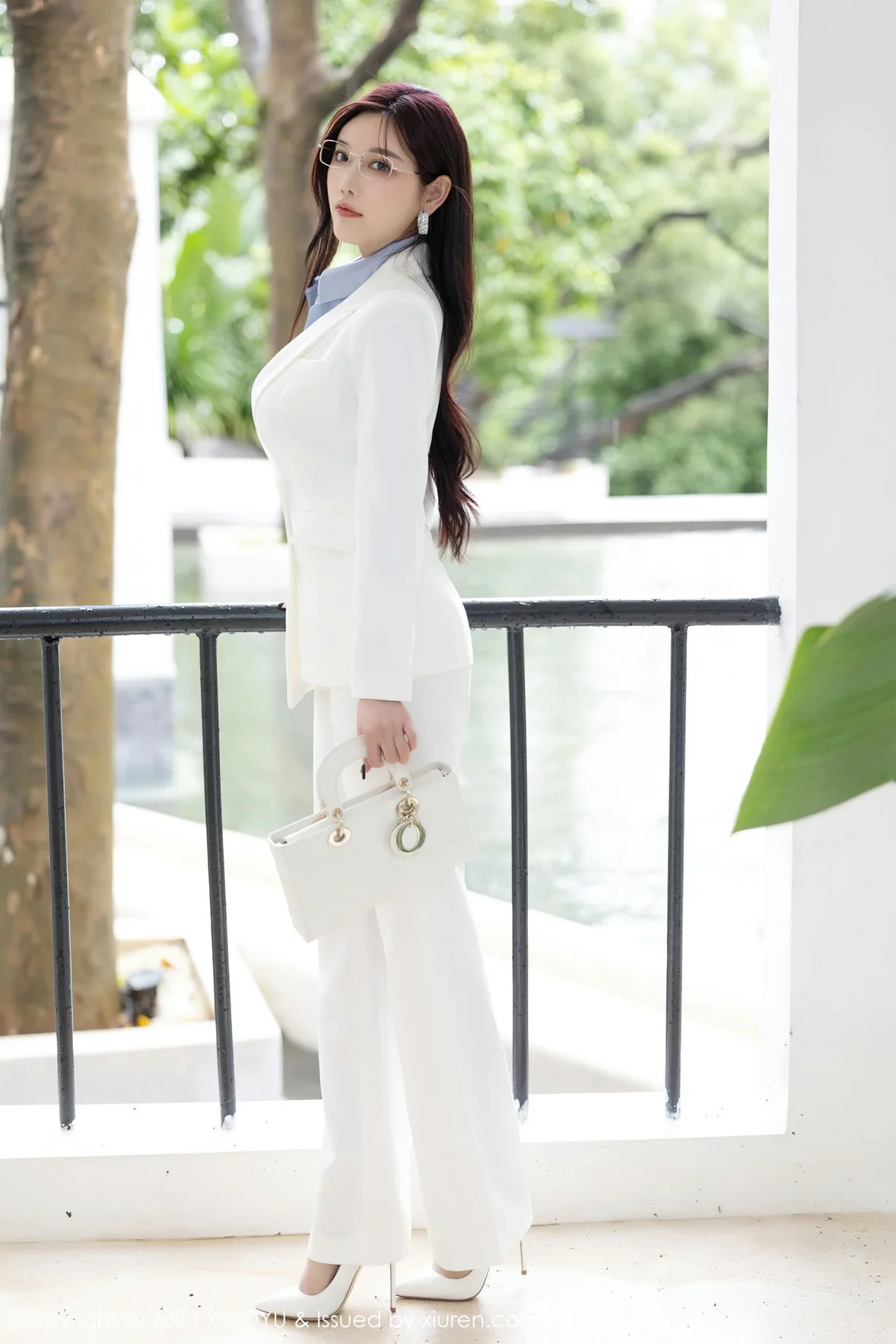  XIAOYU 语画 Vol.1065 杨晨晨Yome 白色简约OL贵州旅拍 [86P]第1张