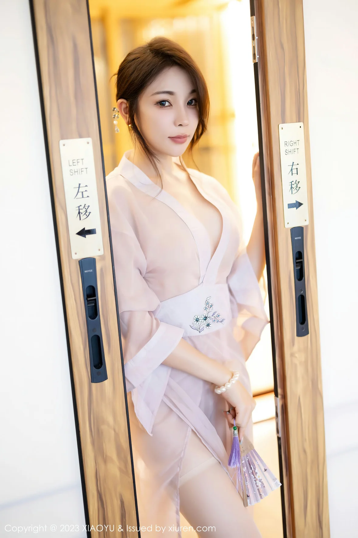  XIAOYU 语画 Vol.1076 徐莉芝Booty 轻透薄纱服饰性感写真 [85P]