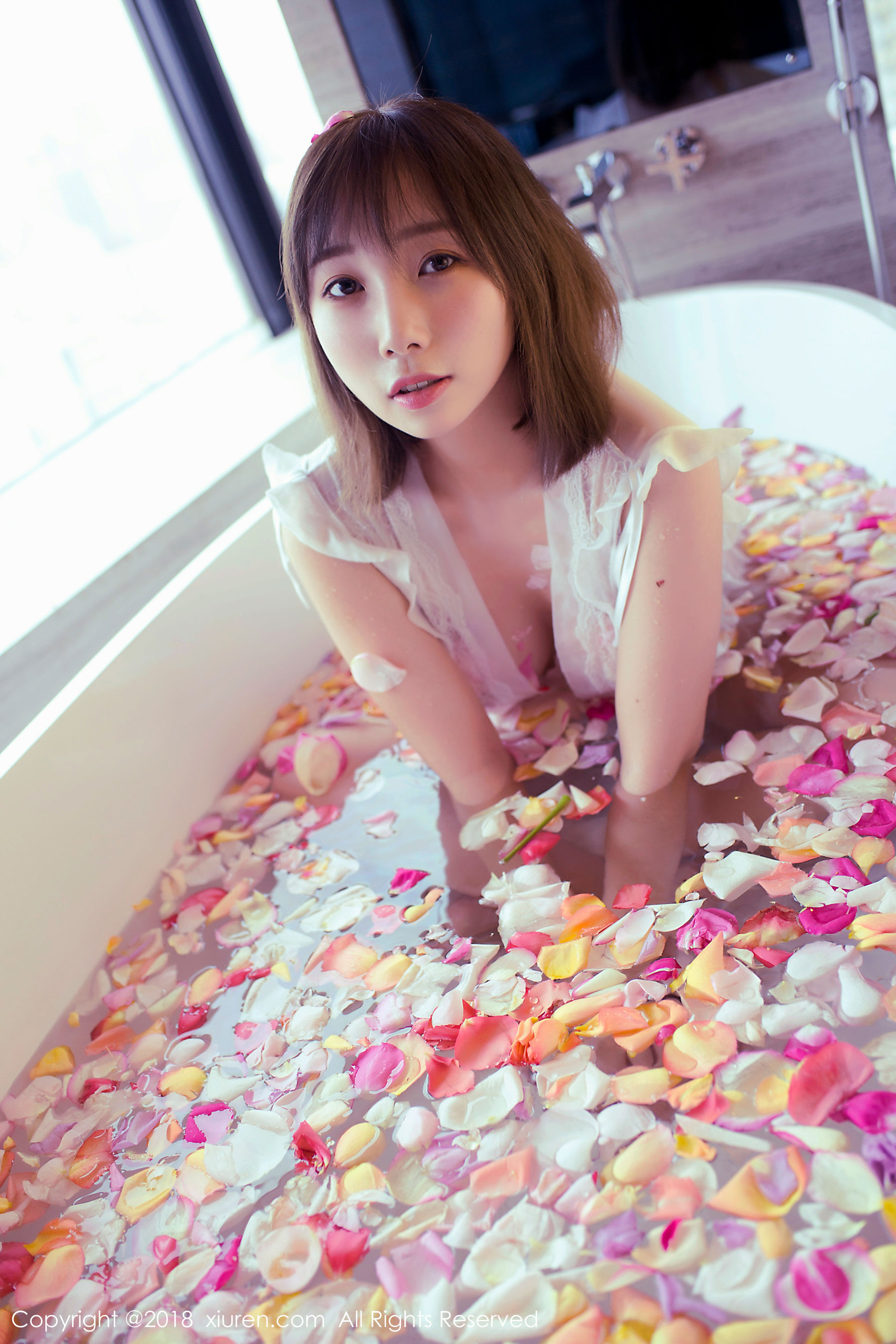  枝恩《短发百变大美女》 秀人网XIUREN No.981第2张