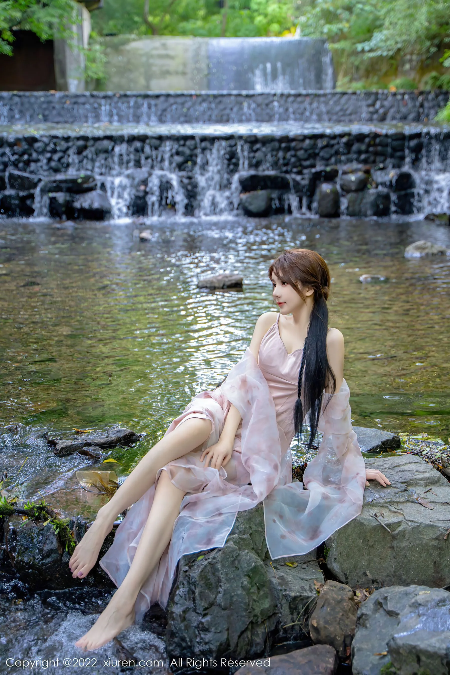  秀人网 No.5690 婠婠么 美腿长裙第4张