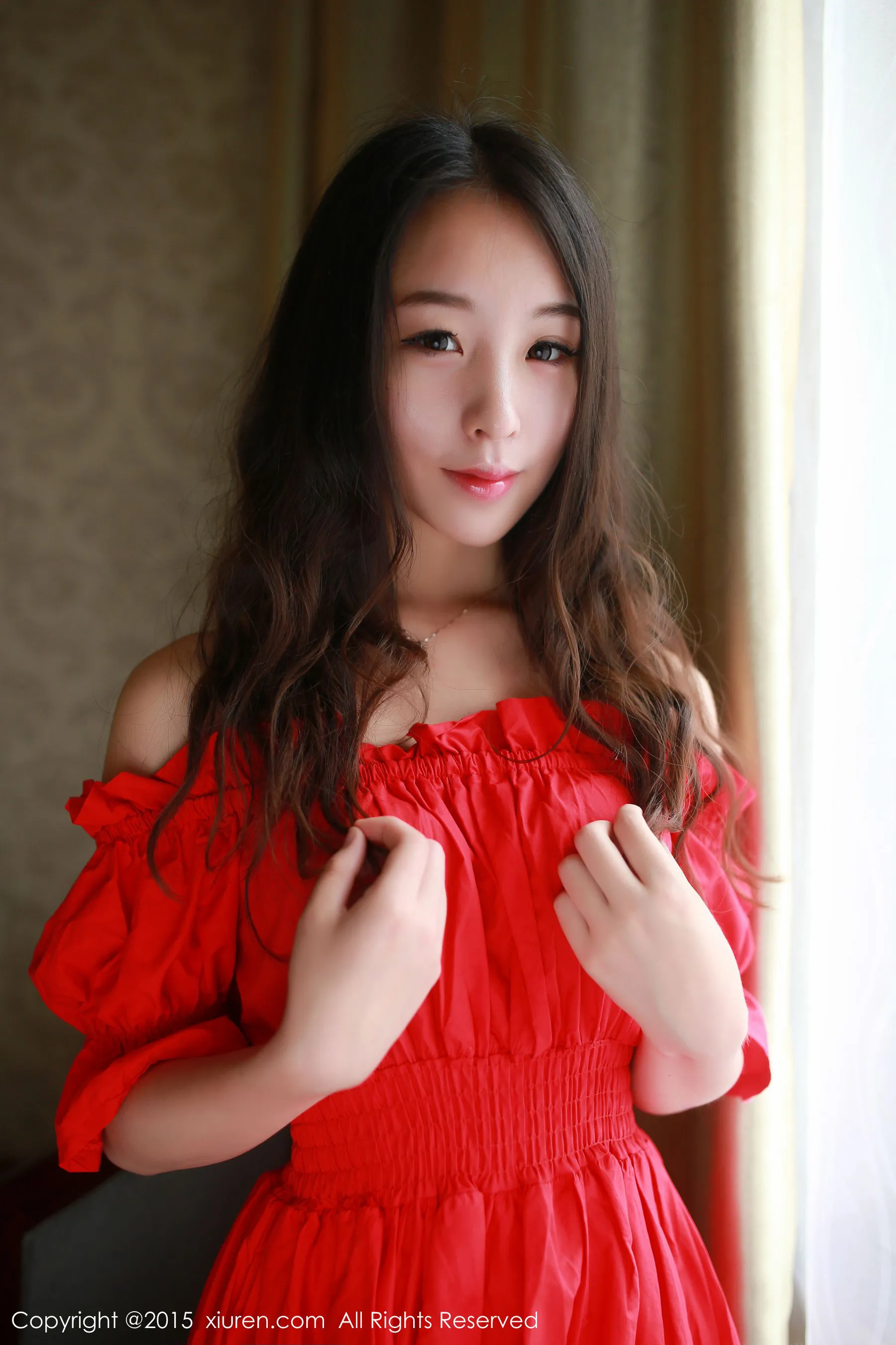 梓萱Crystal《连衣裙+热裤+网袜制服》 秀人网 No.347第1张