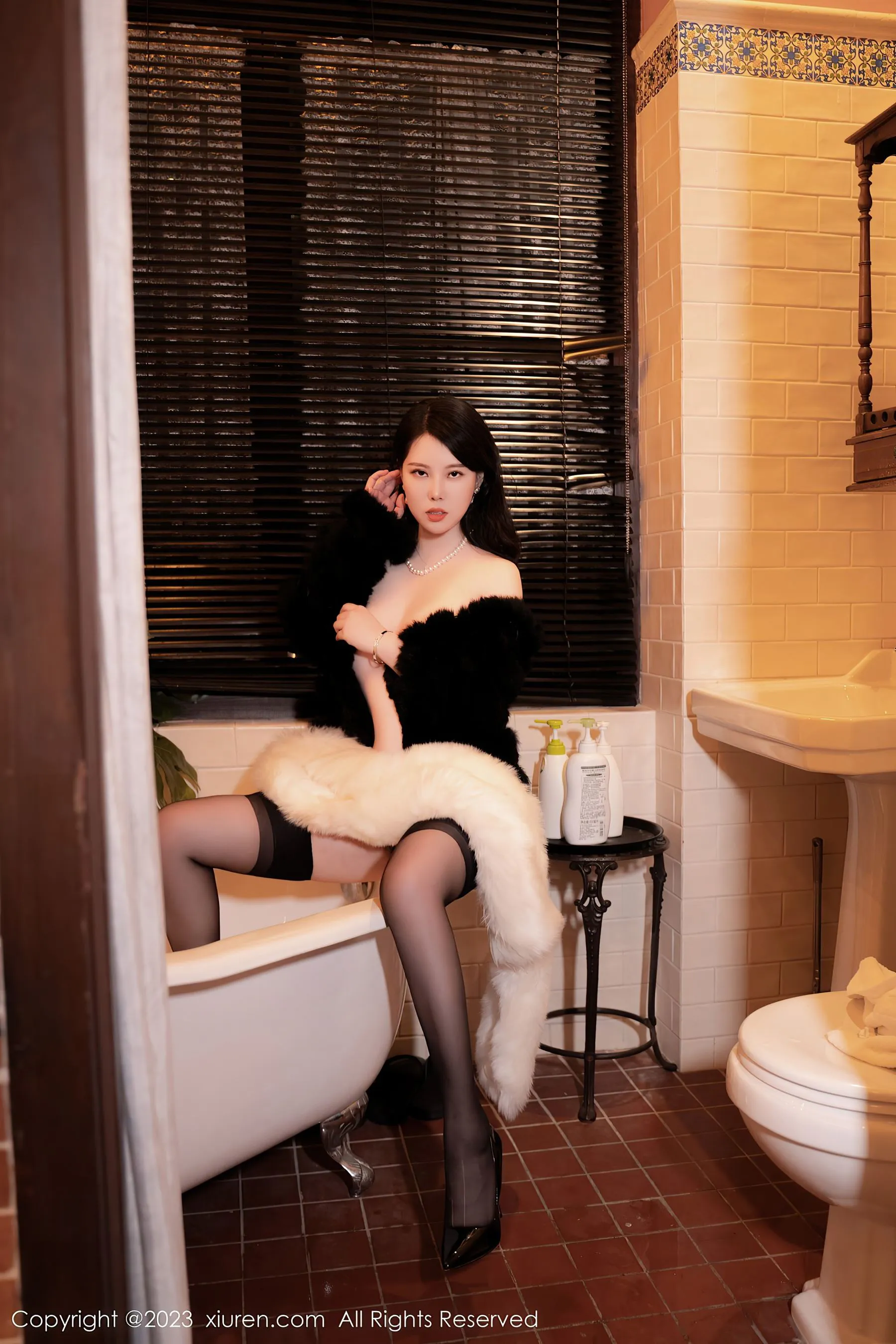  秀人网 No.6225 白茹雪 黑丝美臀第6张