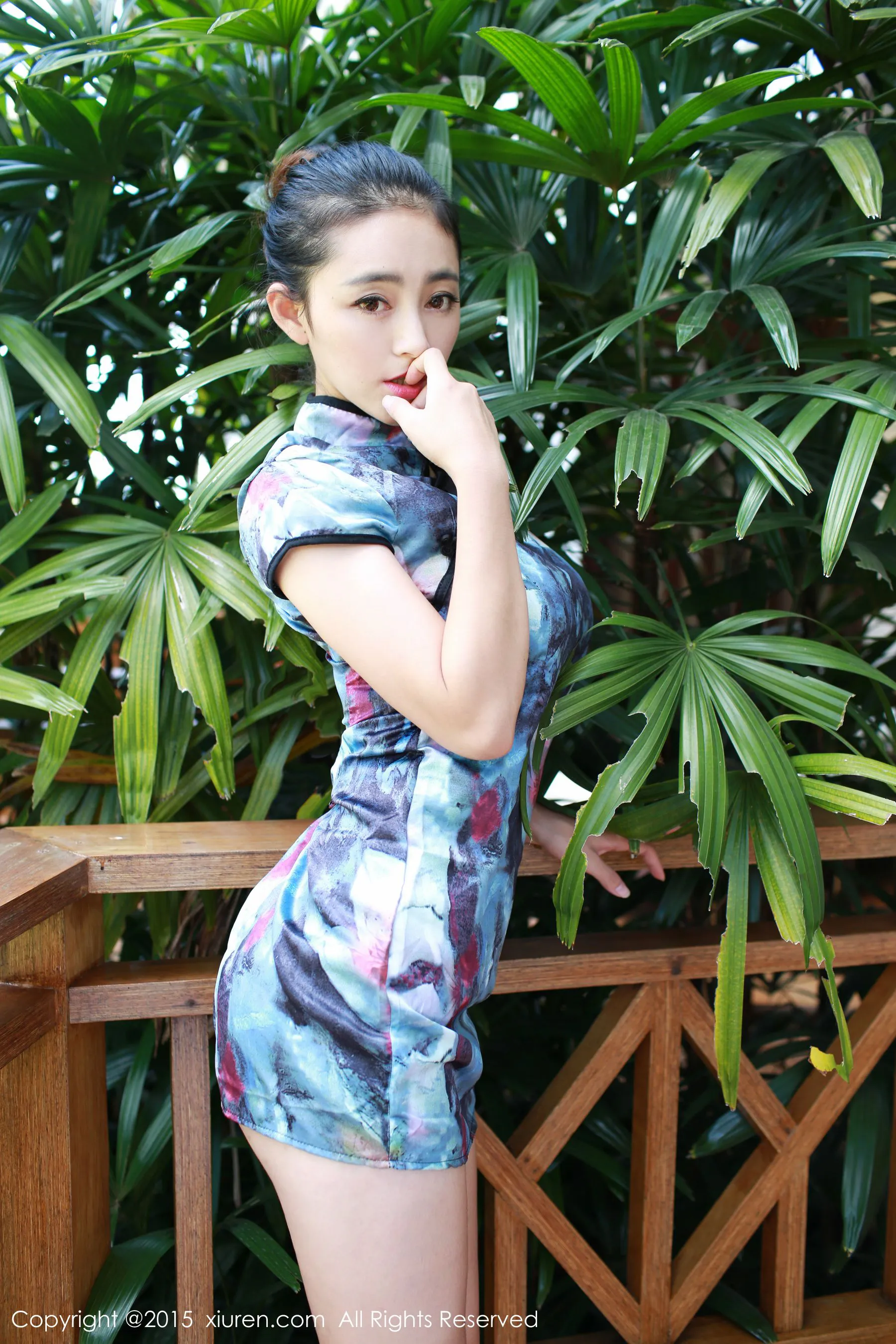  夏茉GIGI《旗袍+白色蕾丝吊袜装》 秀人网 No.393第4张