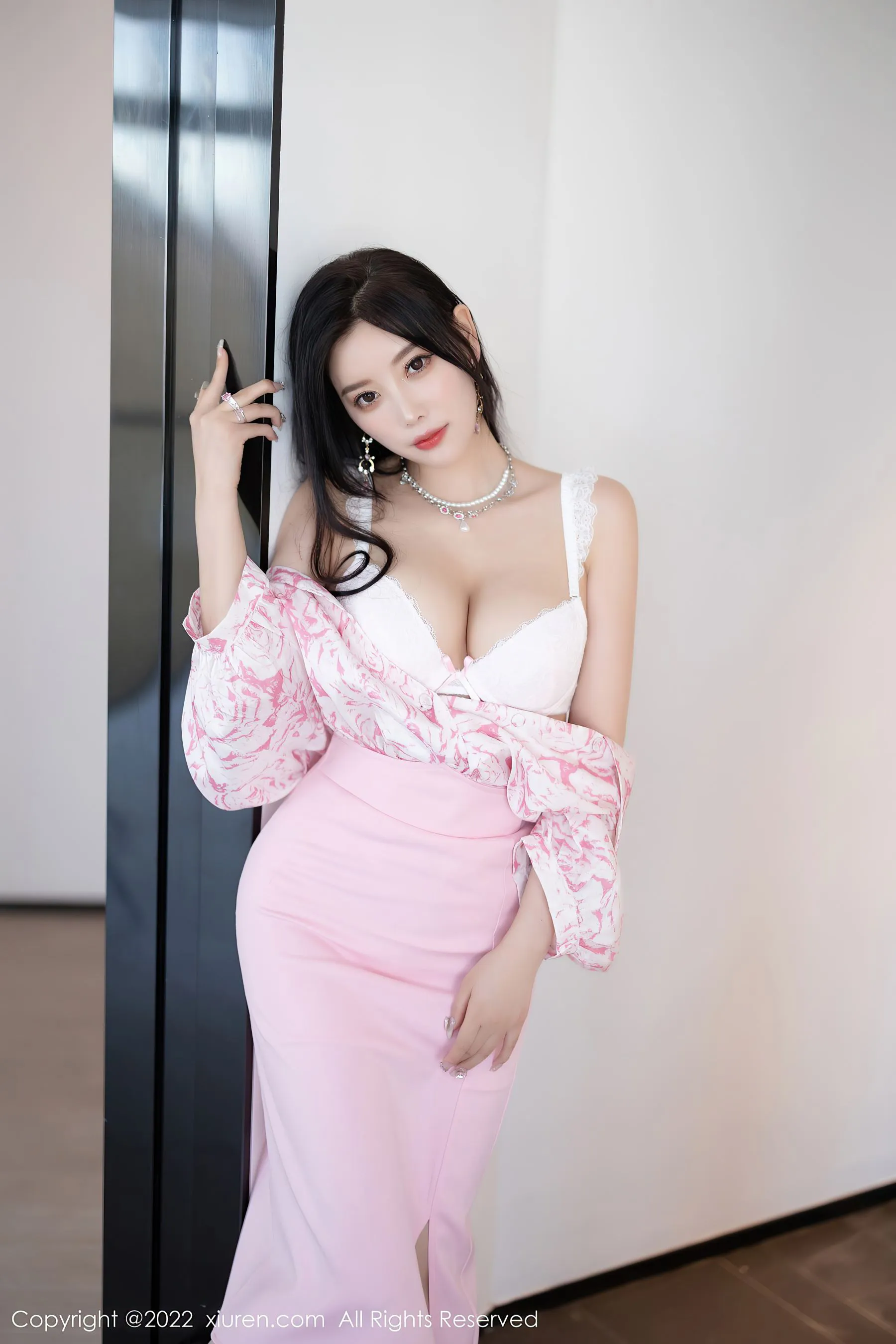  秀人网 No.5927 杨晨晨Yome 美臀丝袜第3张