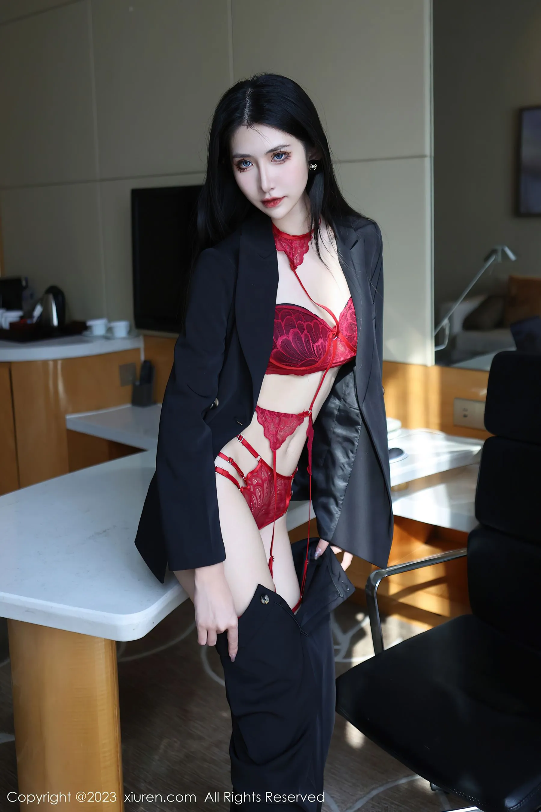  秀人网 No.6402 依娜Yina 美腿新人第1张