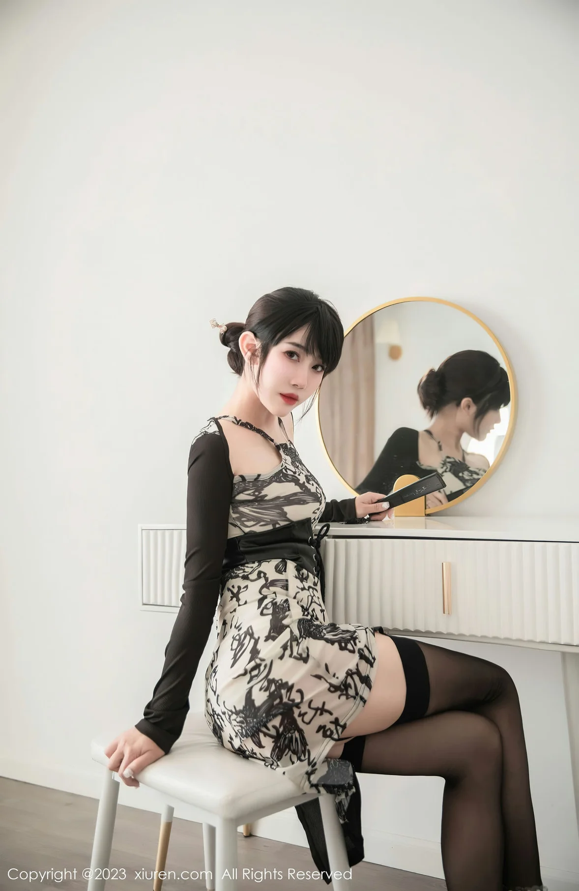  XiuRen 秀人 No.7015 严利娅Yuliya 国风旗袍性感写真 [74P]第11张