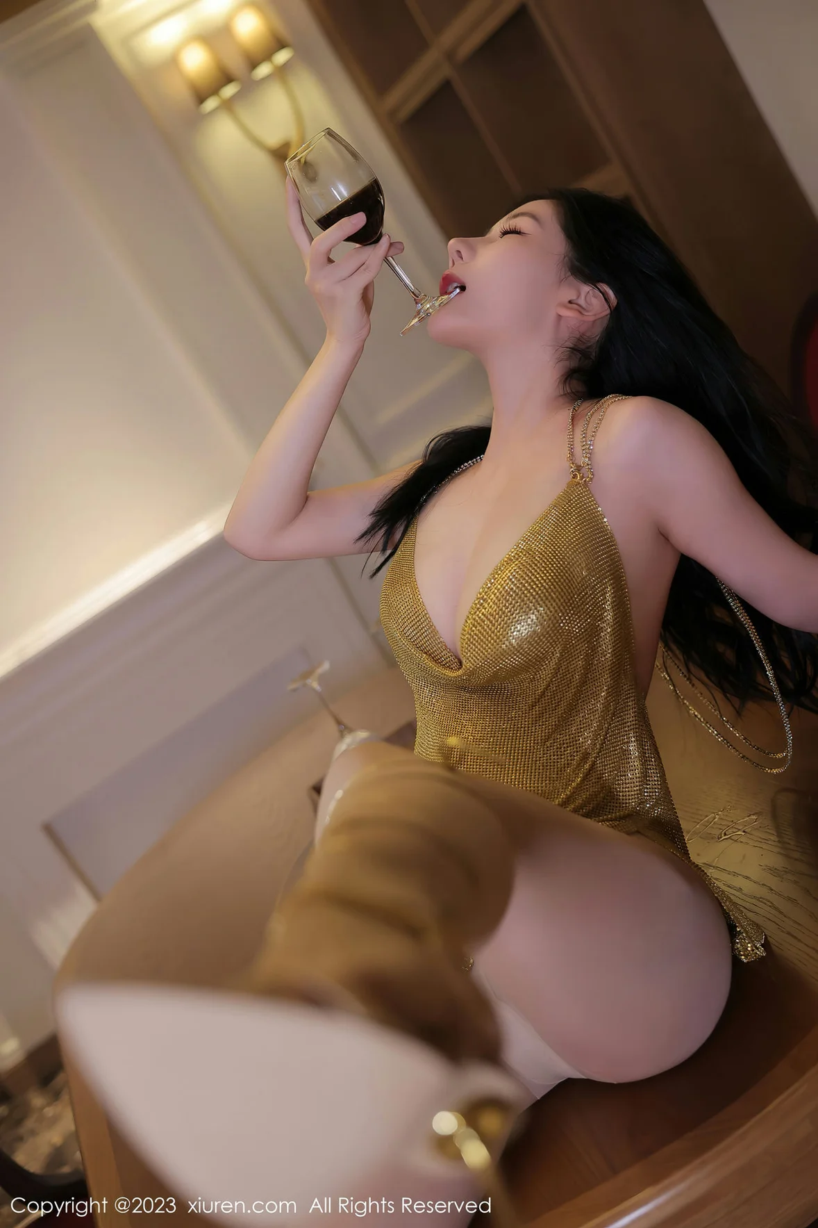  XiuRen 秀人 No.6819 尹甜甜 吊带短裙泰国旅拍 [71P]第9张