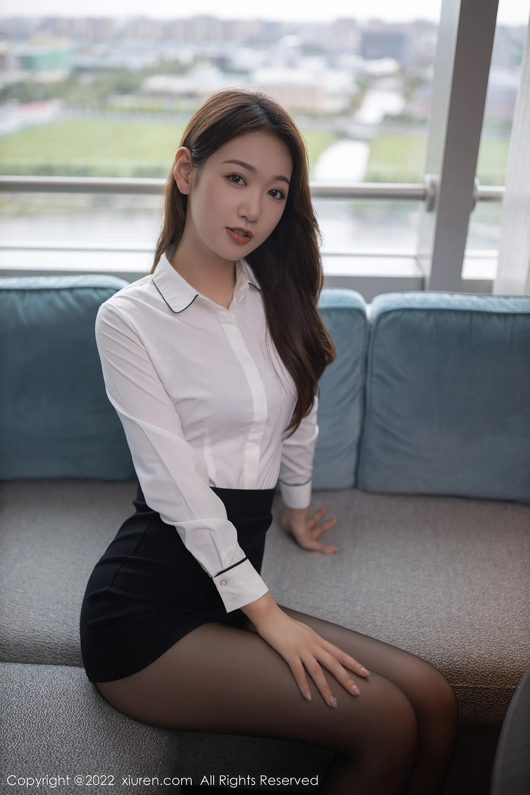  秀人网 No.4701 唐安琪 黑丝短裙旅拍第23张