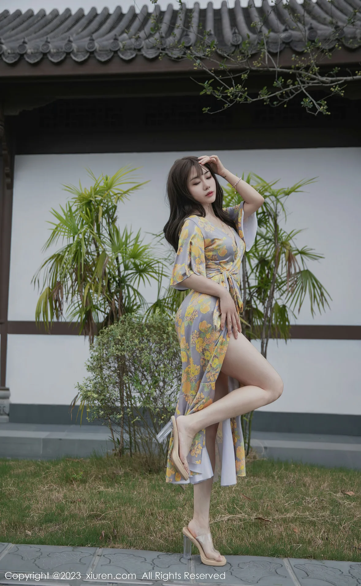  XiuRen 秀人 No.6949 严利娅Yuliya 黄灰色睡裙性感写真 [85P]第9张