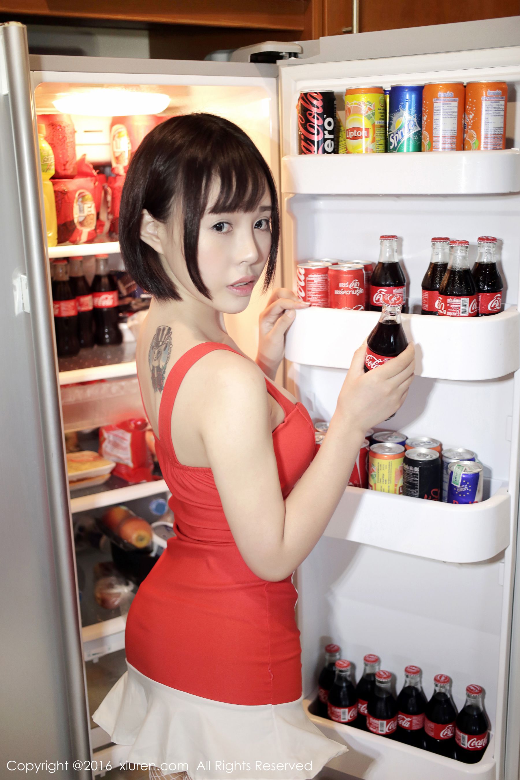  Evelyn艾莉《小红裙》 秀人网 No.665第1张