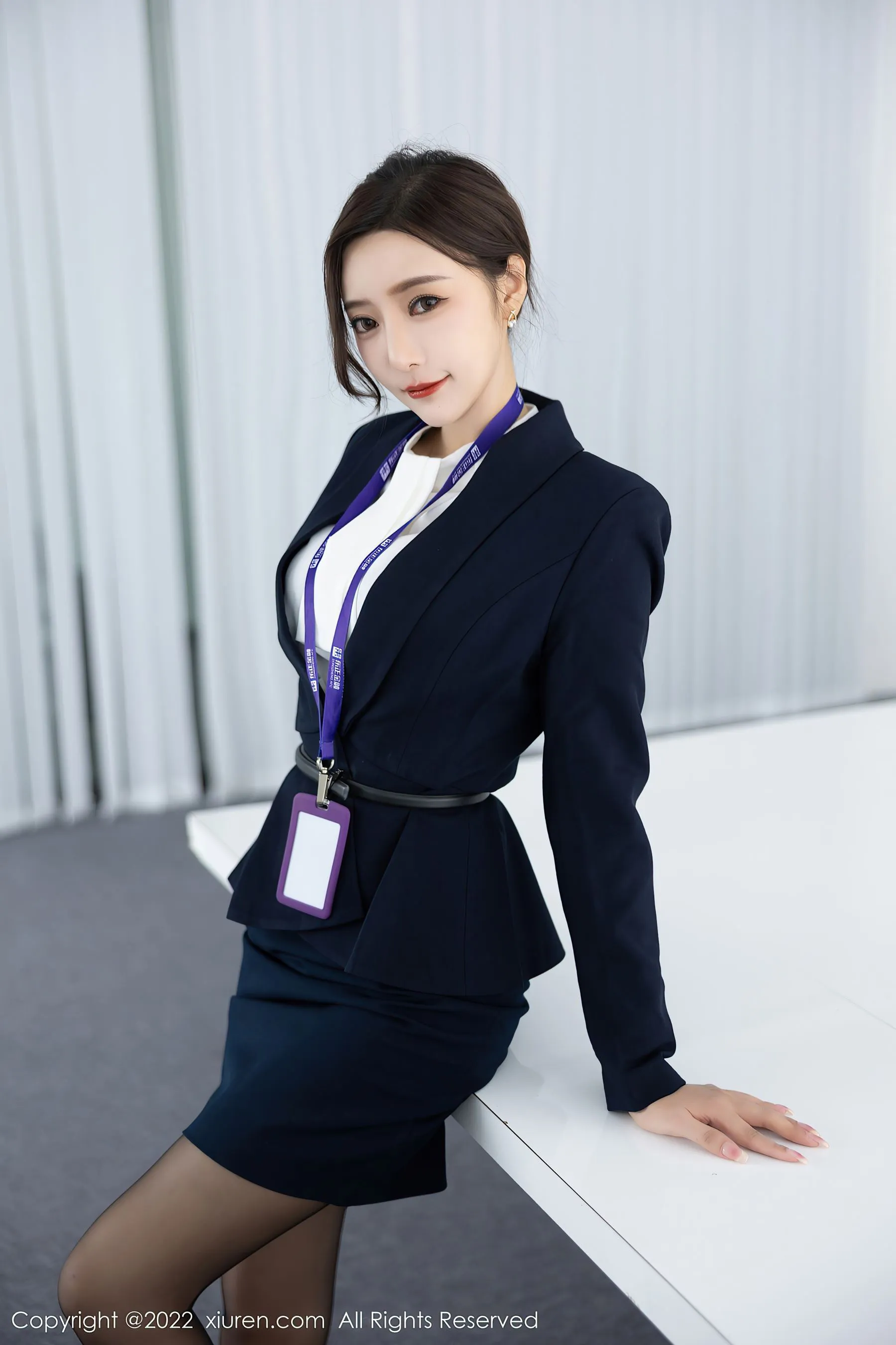  秀人网 No.5563 王馨瑶yanni 黑丝美腿第20张