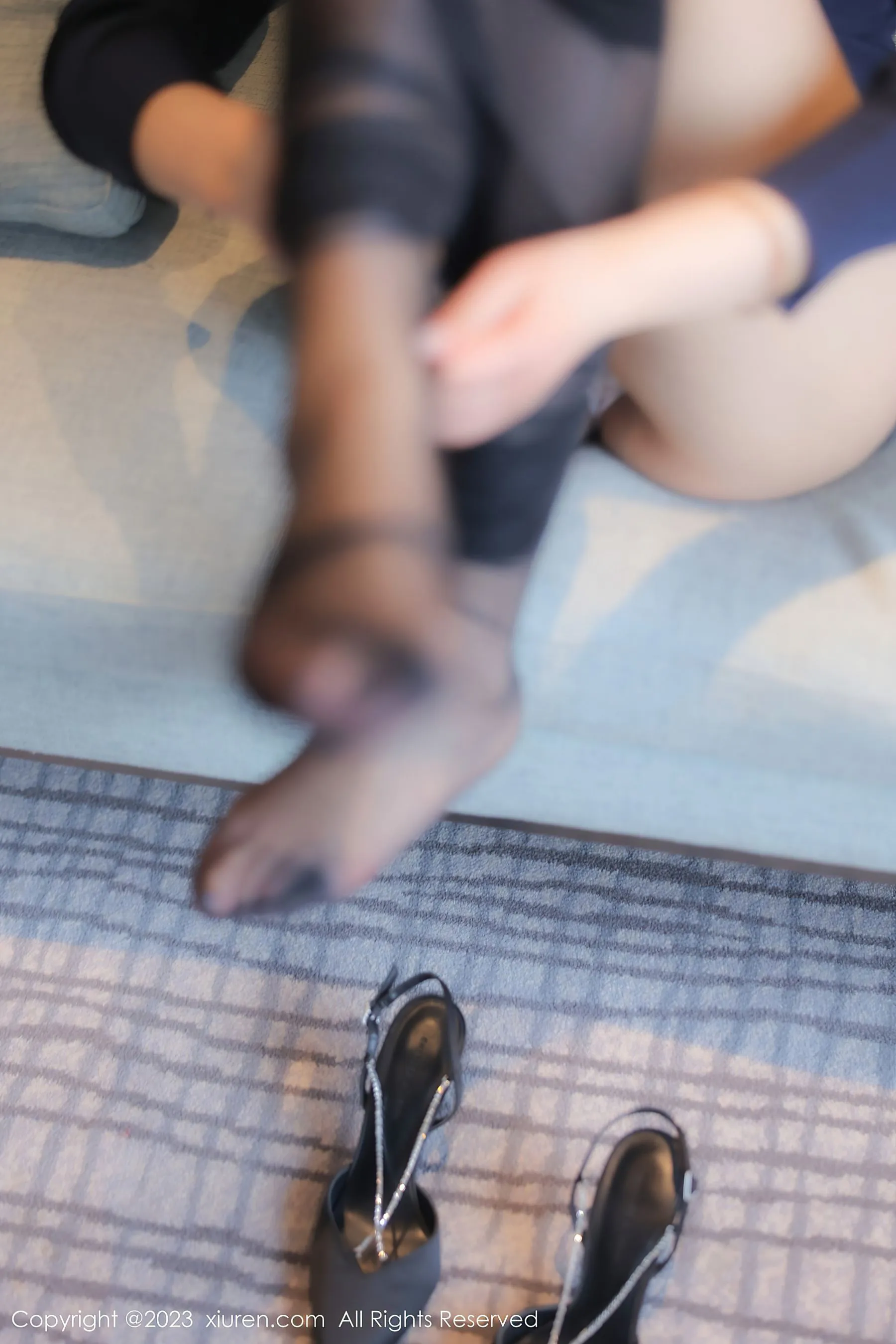  秀人网 No.6332 桐桐 黑丝美腿第21张