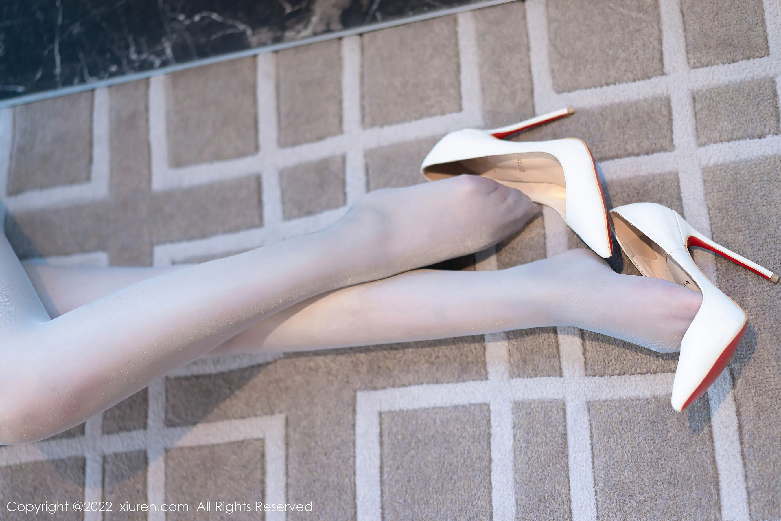  秀人网 No.4818 允爾 丝袜美臀写真第16张