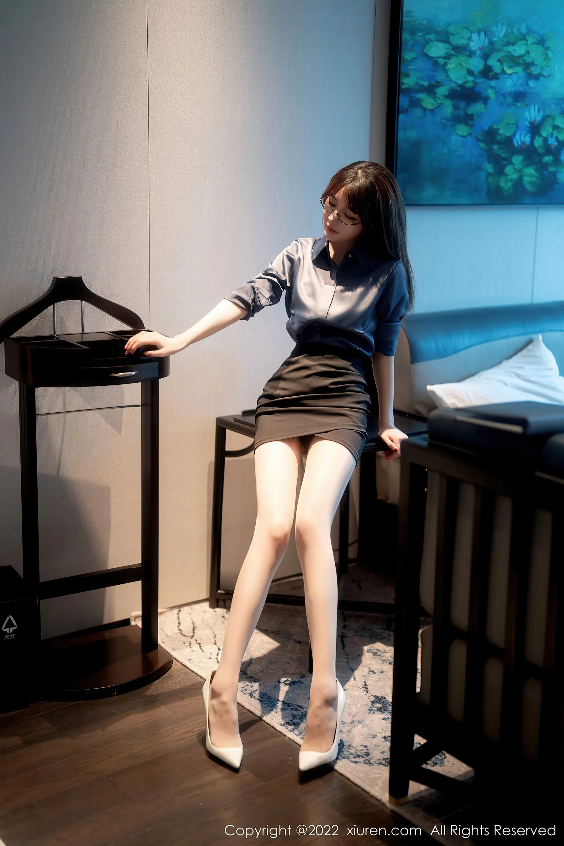  秀人网 No.5419 婠婠么 丝袜眼镜娘第11张