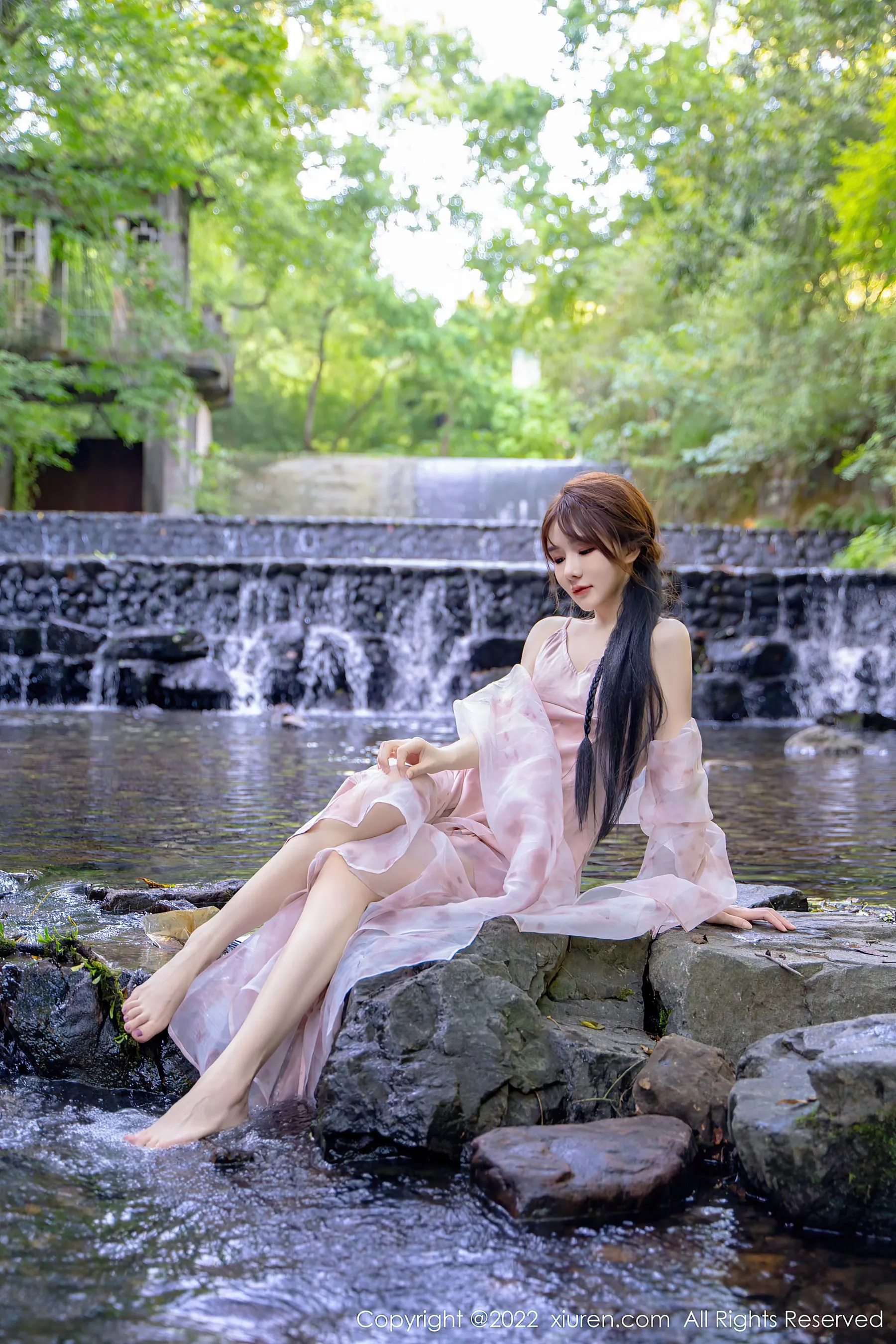  秀人网 No.5690 婠婠么 美腿长裙第4张