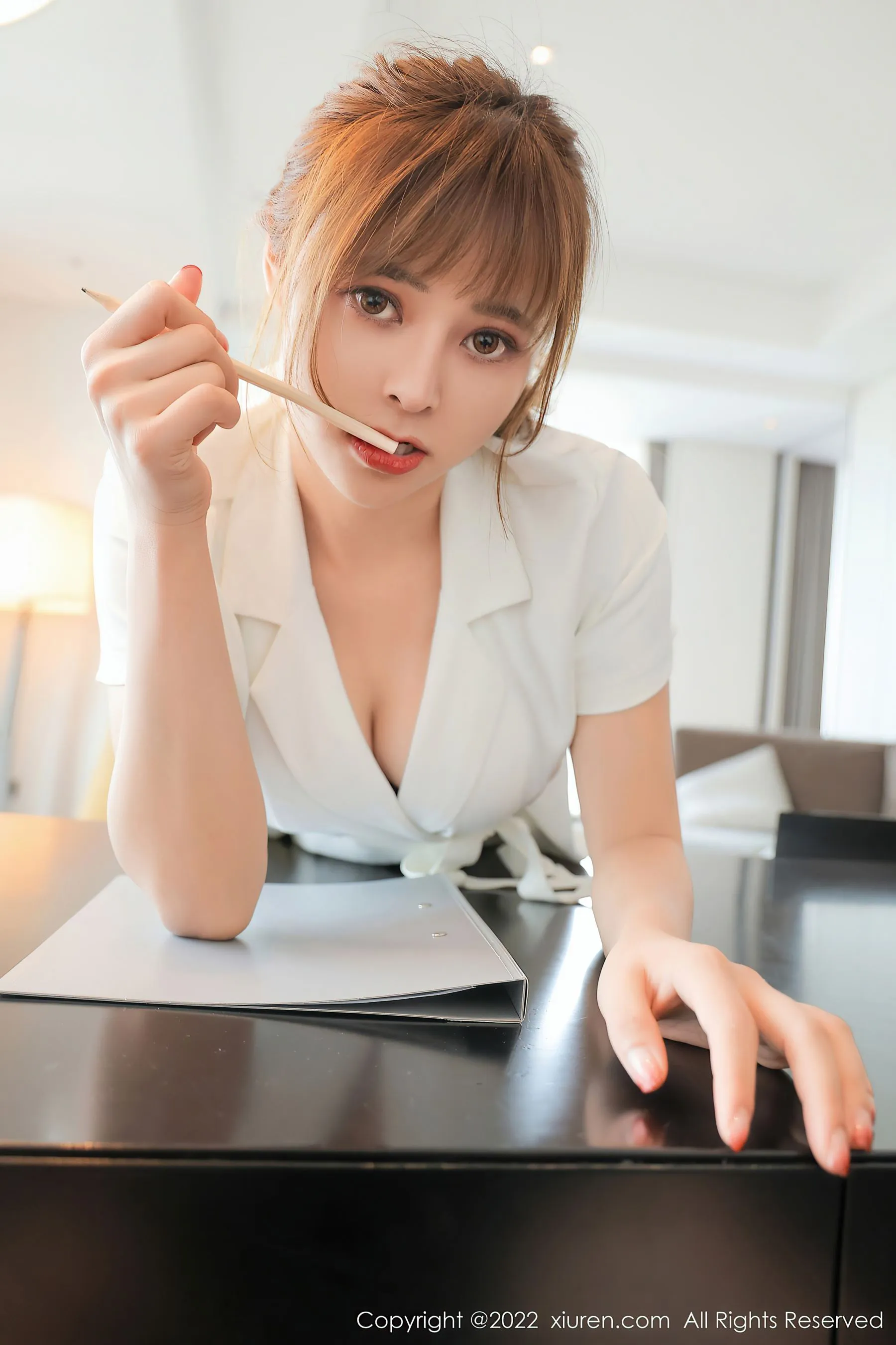  秀人网 No.5019 奈沐子 Ol装扮美腿第17张