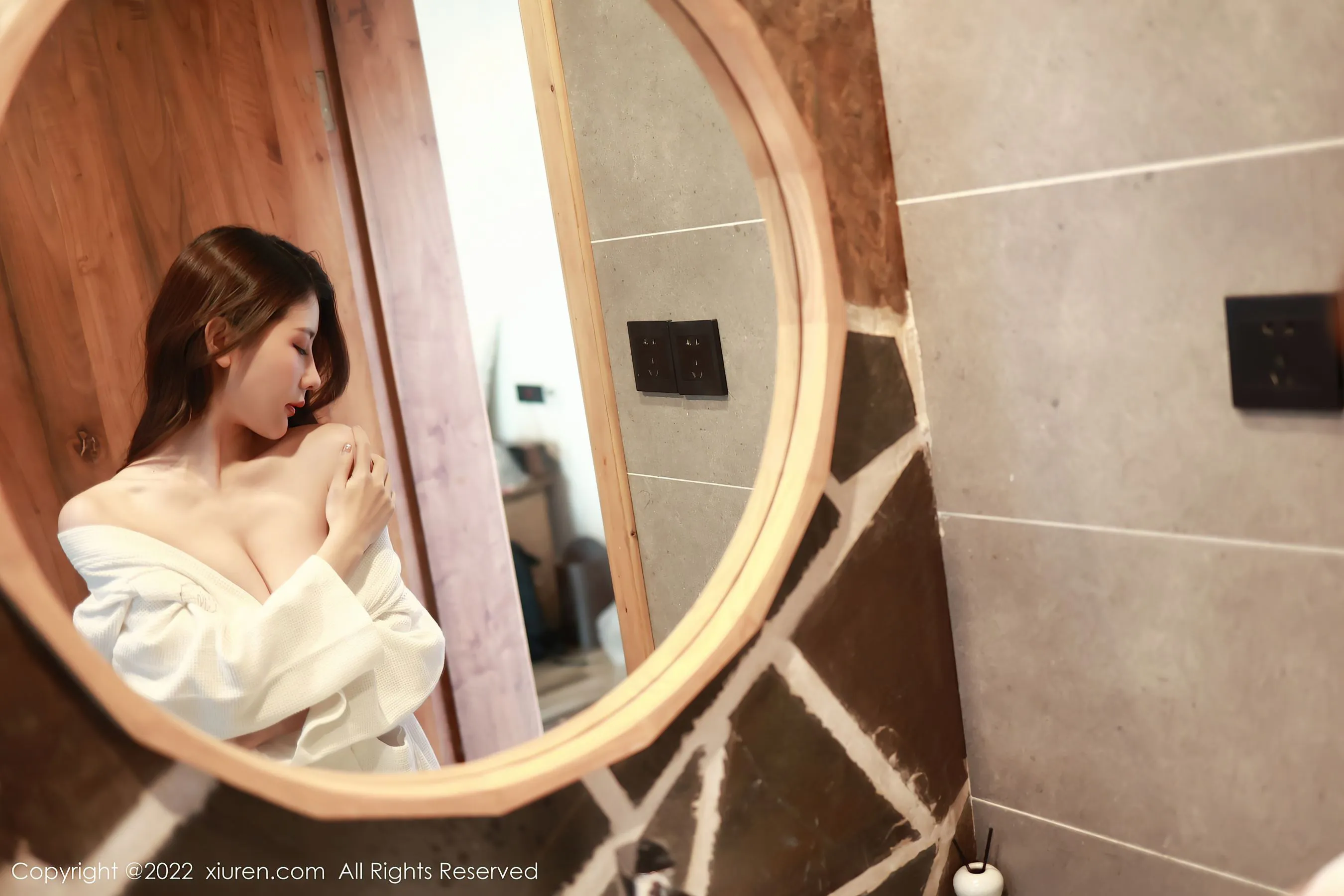  秀人网 No.4932 尹甜甜 睡袍美腿第17张