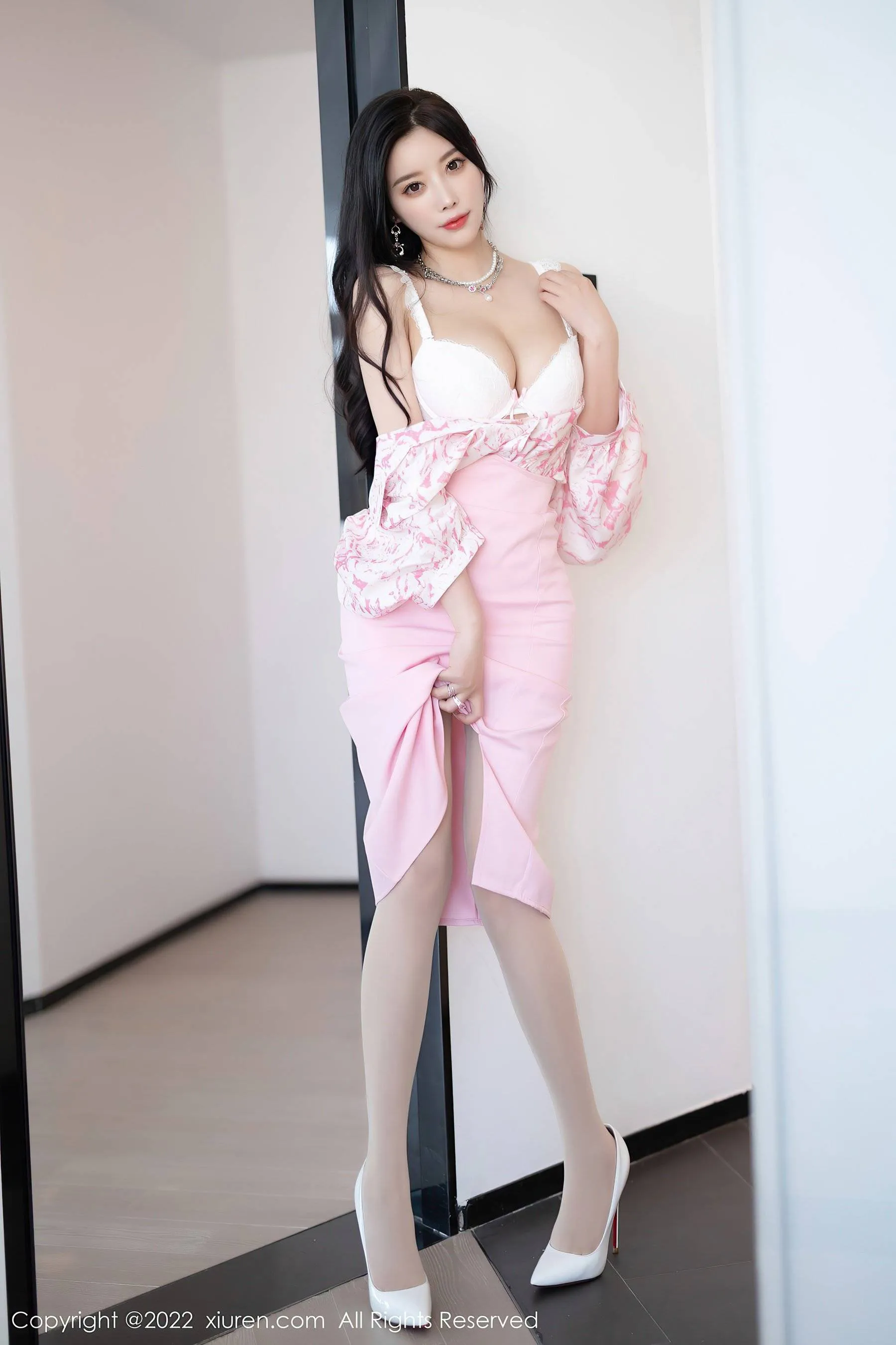  秀人网 No.5927 杨晨晨Yome 美臀丝袜第3张