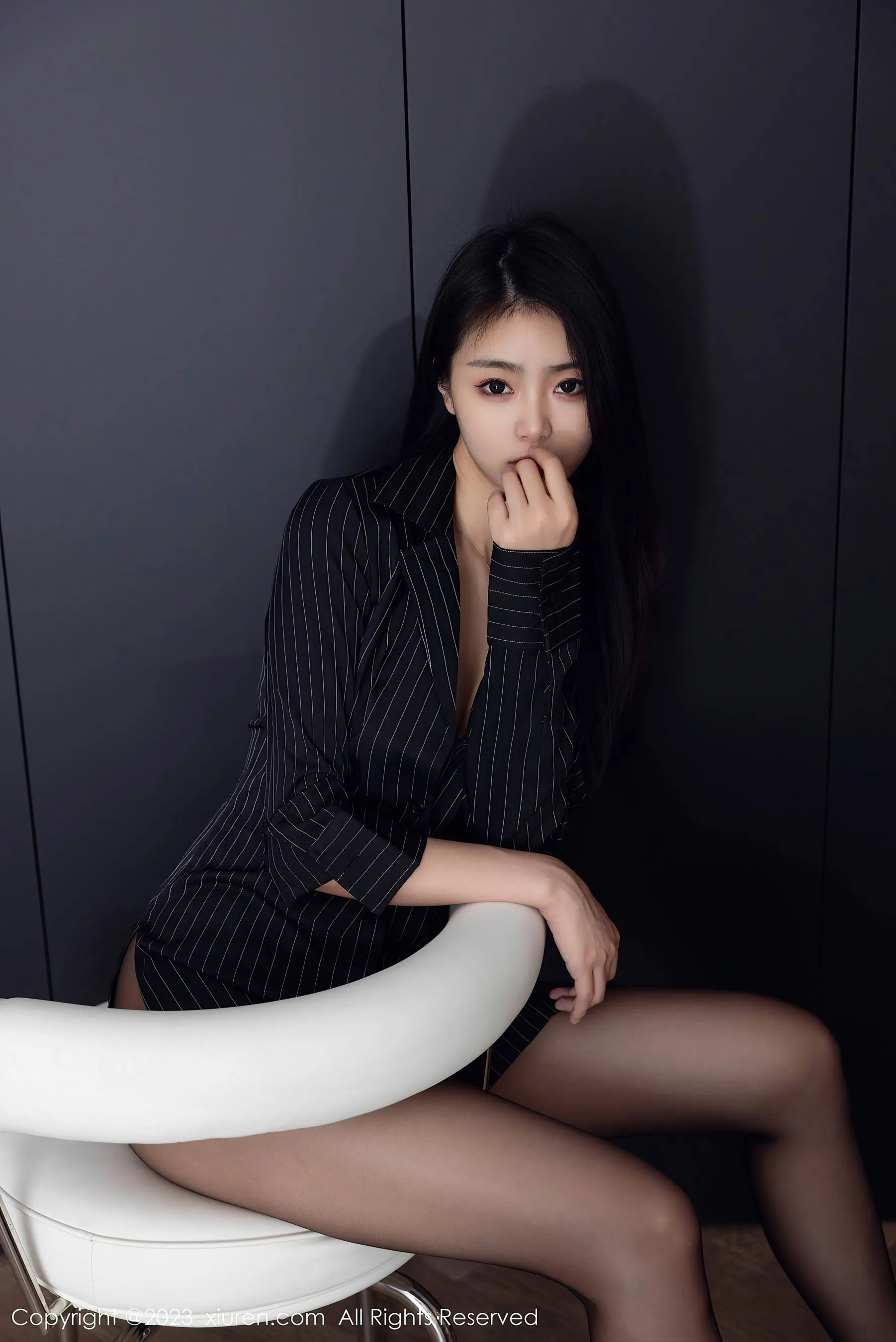  秀人网 No.6677 可樂Vicky 黑丝美腿第26张