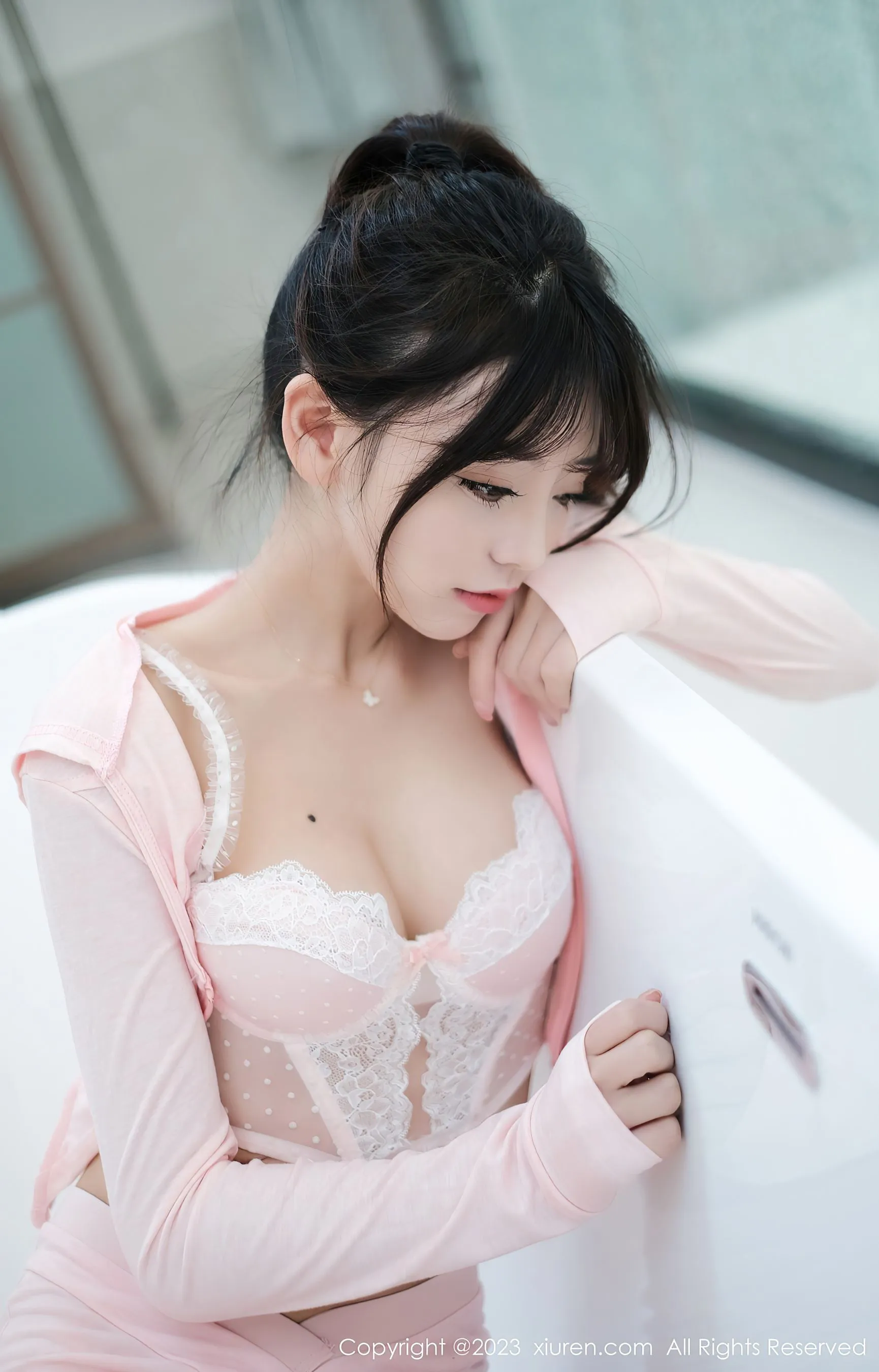  秀人网 No.6490 佘贝拉Bella 清纯美腿第2张