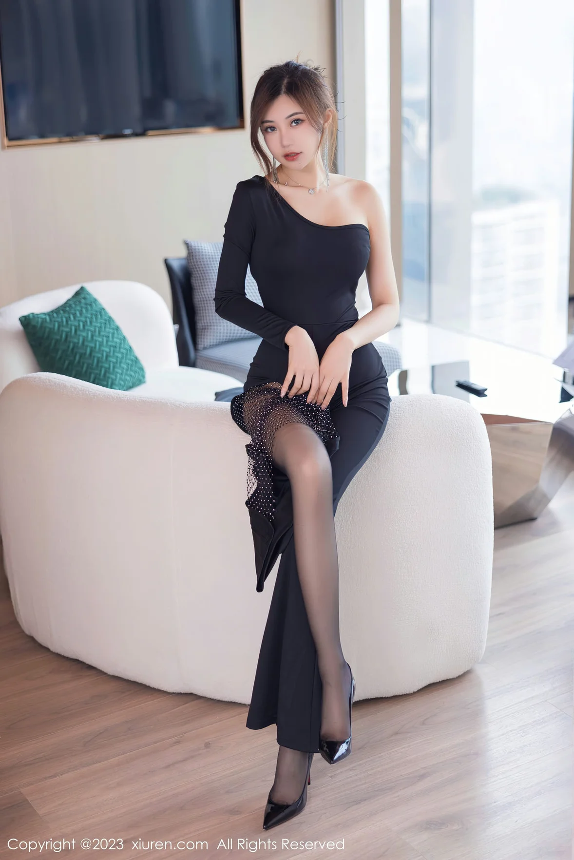  XiuRen 秀人 No.7117 绮里嘉ula 魅惑黑丝性感写真 [83P]第4张