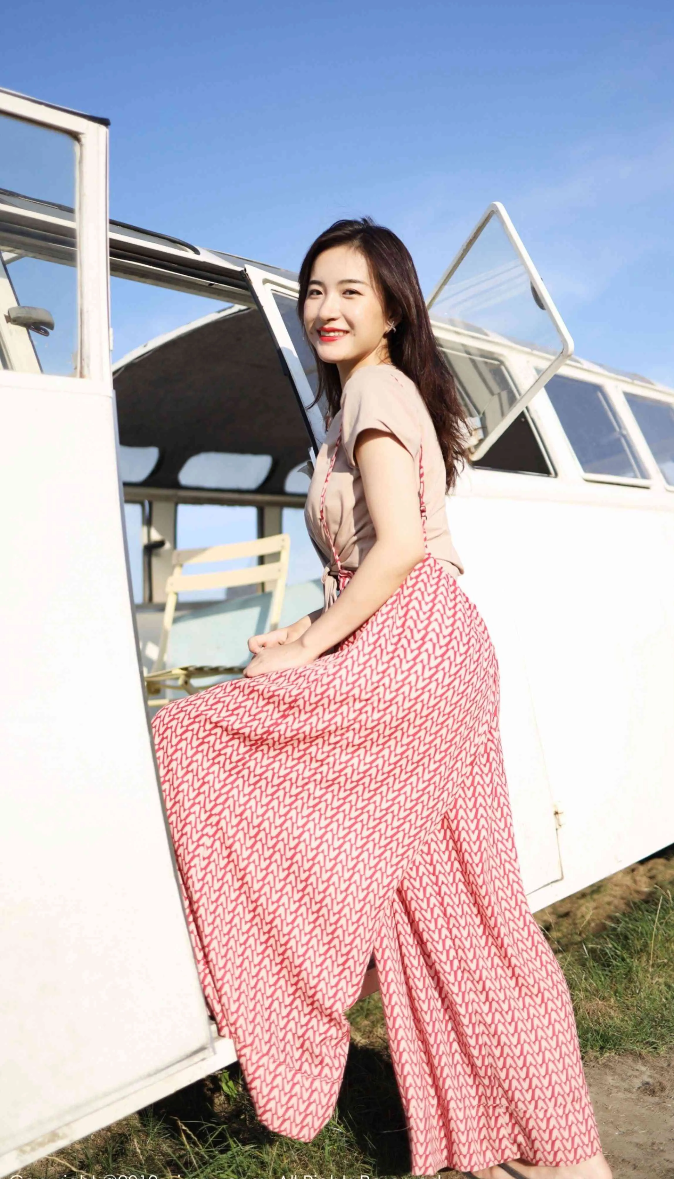  XIUREN秀人网 No.1718 艺儿拿铁第6张