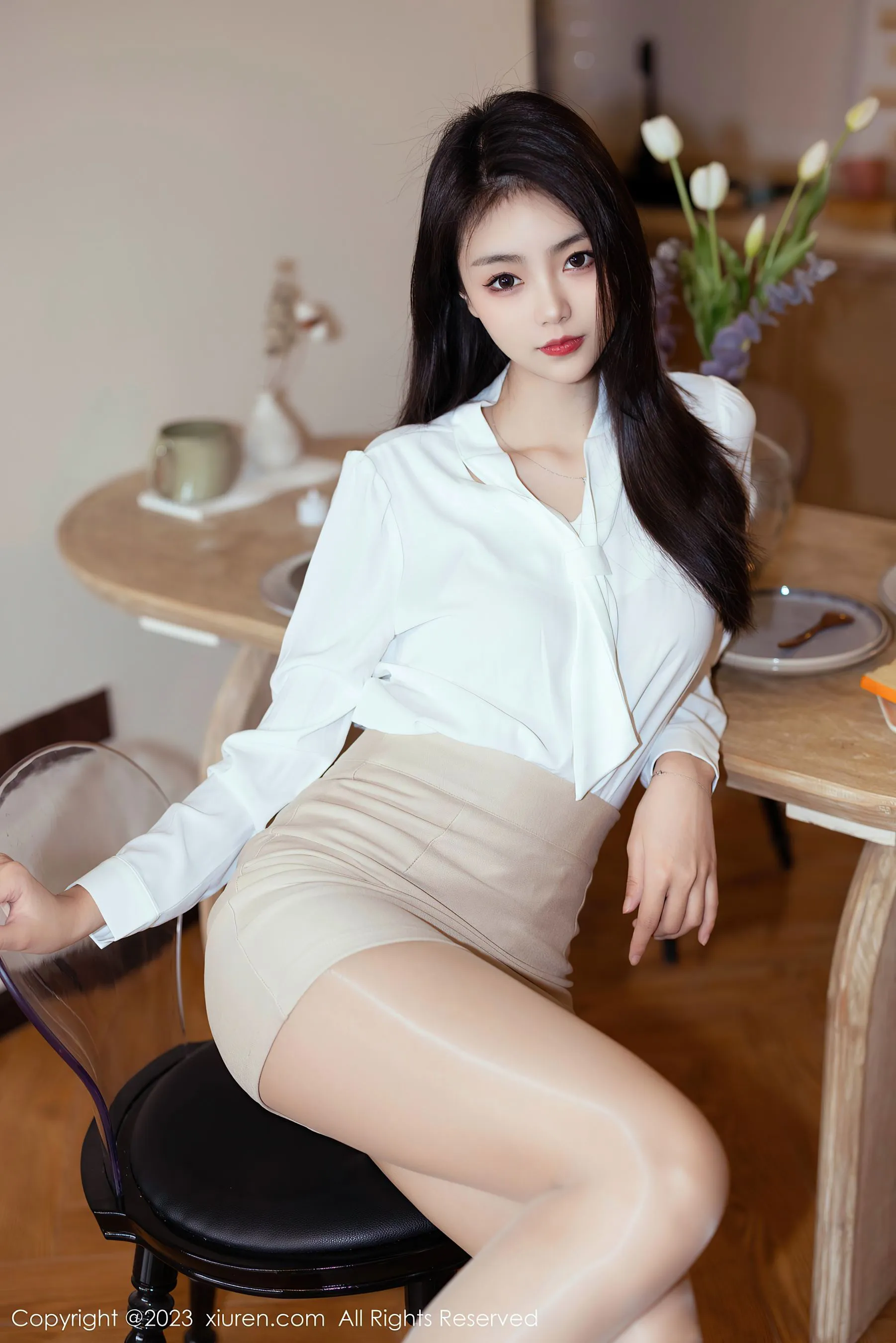  秀人网 No.6465 可樂Vicky 短裙美腿第2张