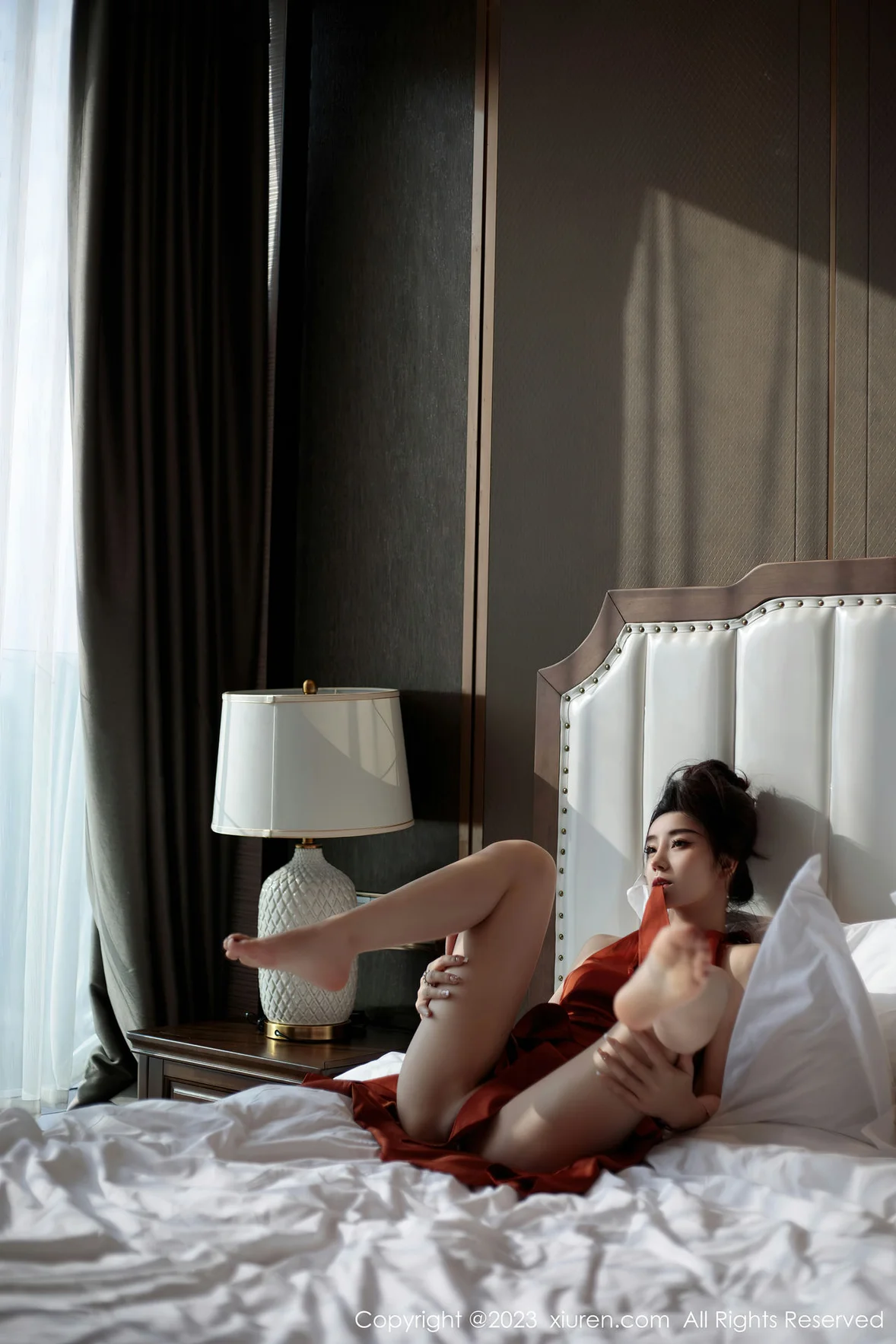  XiuRen 秀人 No.6861 苏曼兮 红色连夜短裙首套写真 [75P]第6张