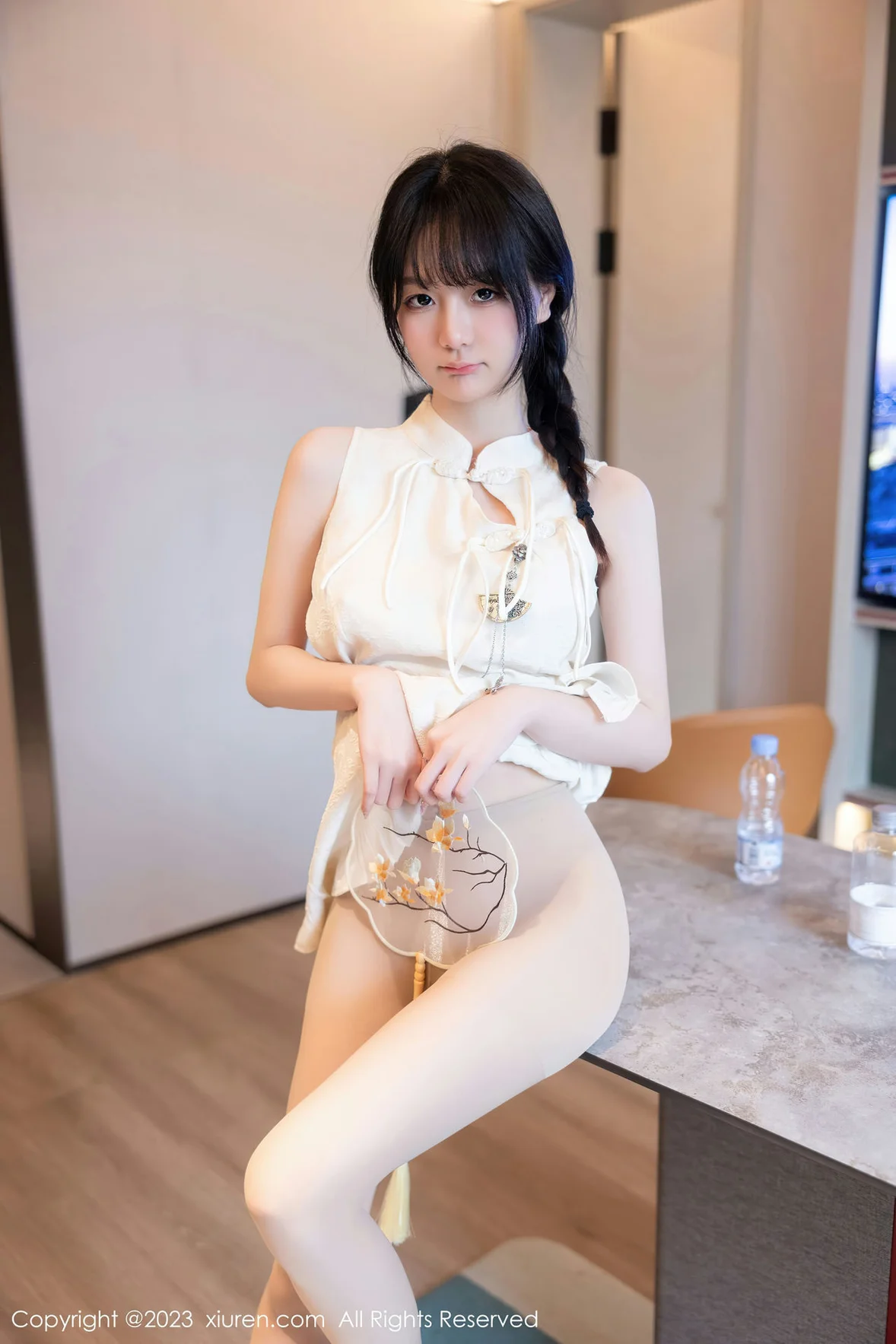  XiuRen 秀人 No.6813 幼幼 白色旗袍性感写真 [81P]第13张