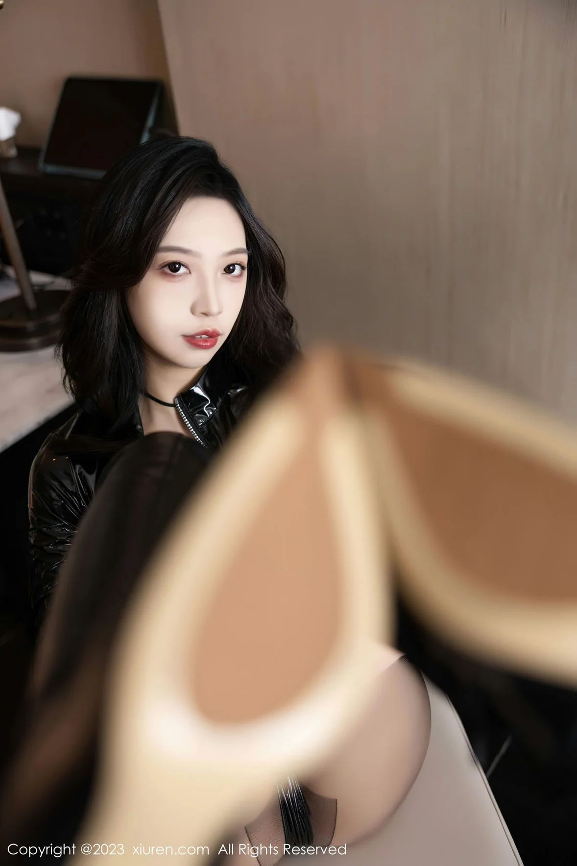  XiuRen 秀人 No.6988 郑颖姗Bev 黑色皮质服饰性感写真 [91P]第6张