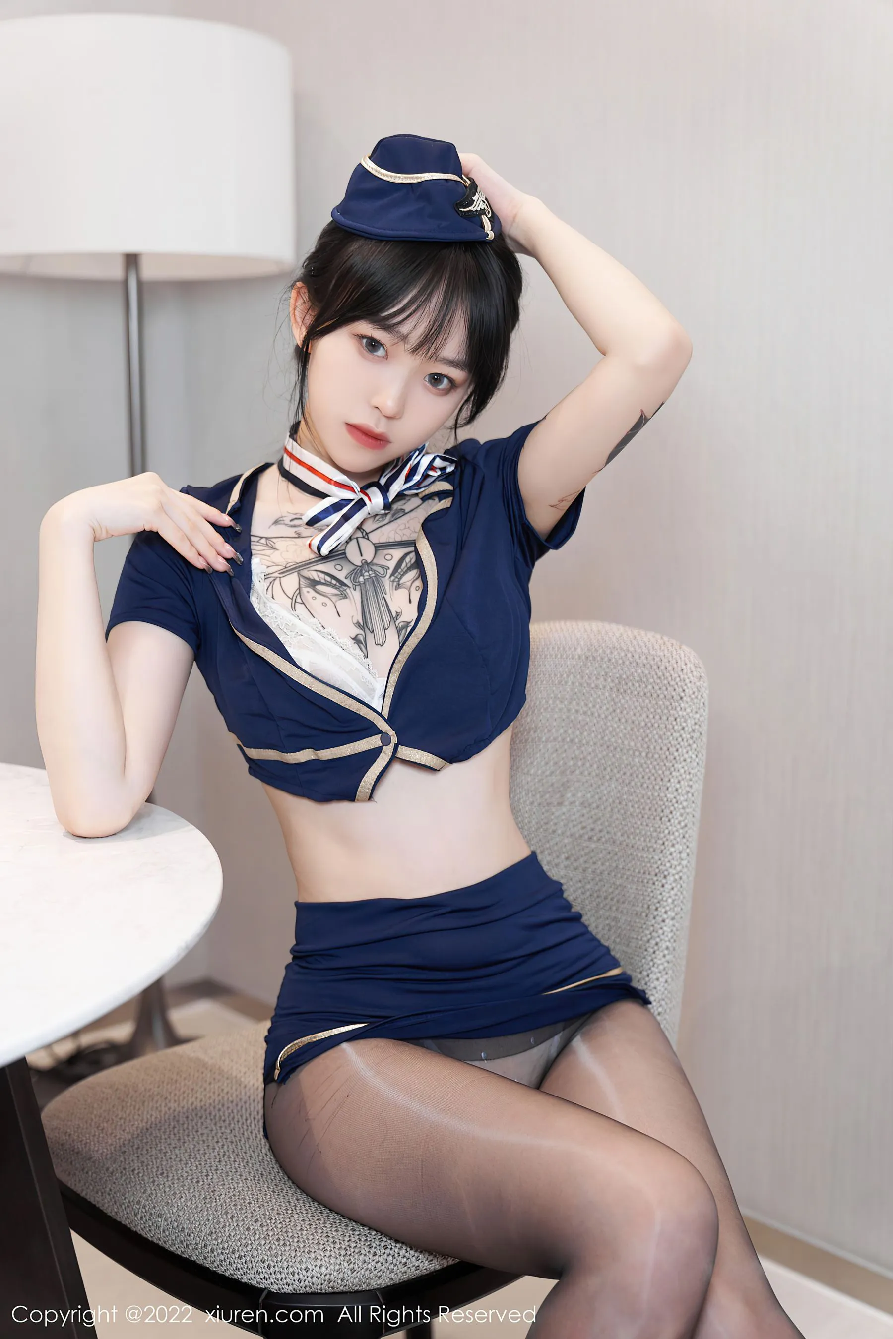  秀人网 No.5352 奶瓶. 制服美腿第9张