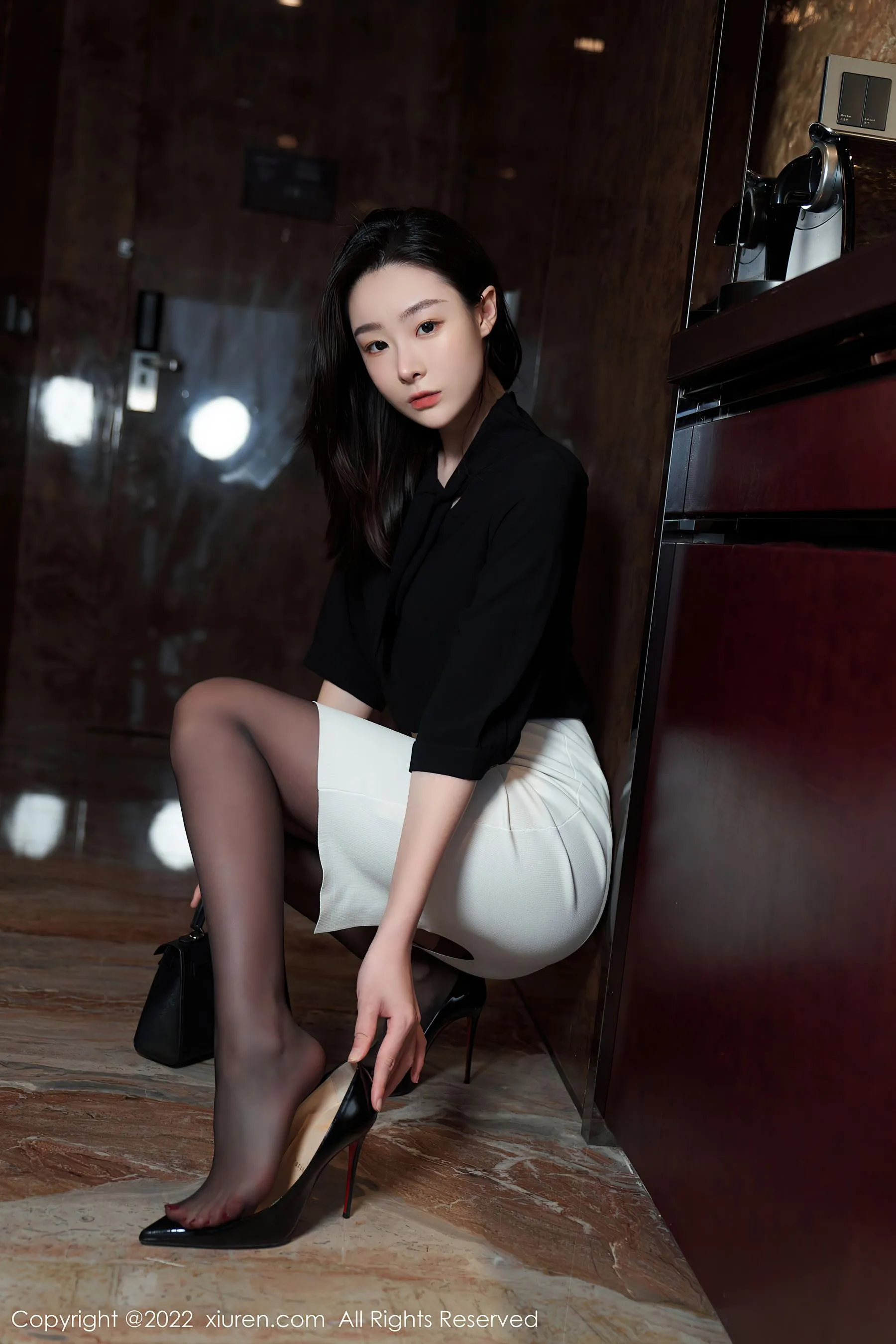  秀人网 No.5312 是小逗逗 短裙美腿第8张