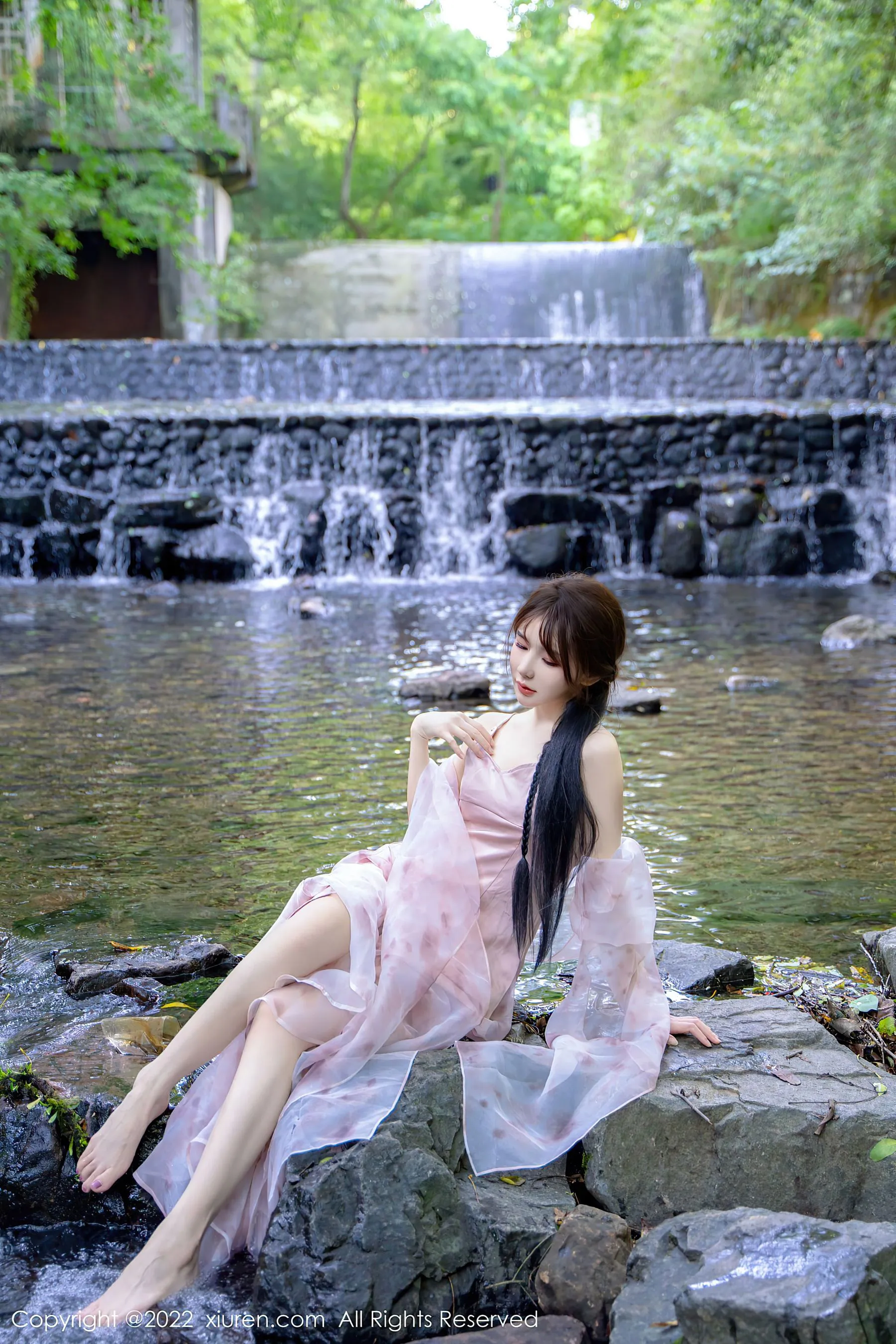  秀人网 No.5690 婠婠么 美腿长裙第4张