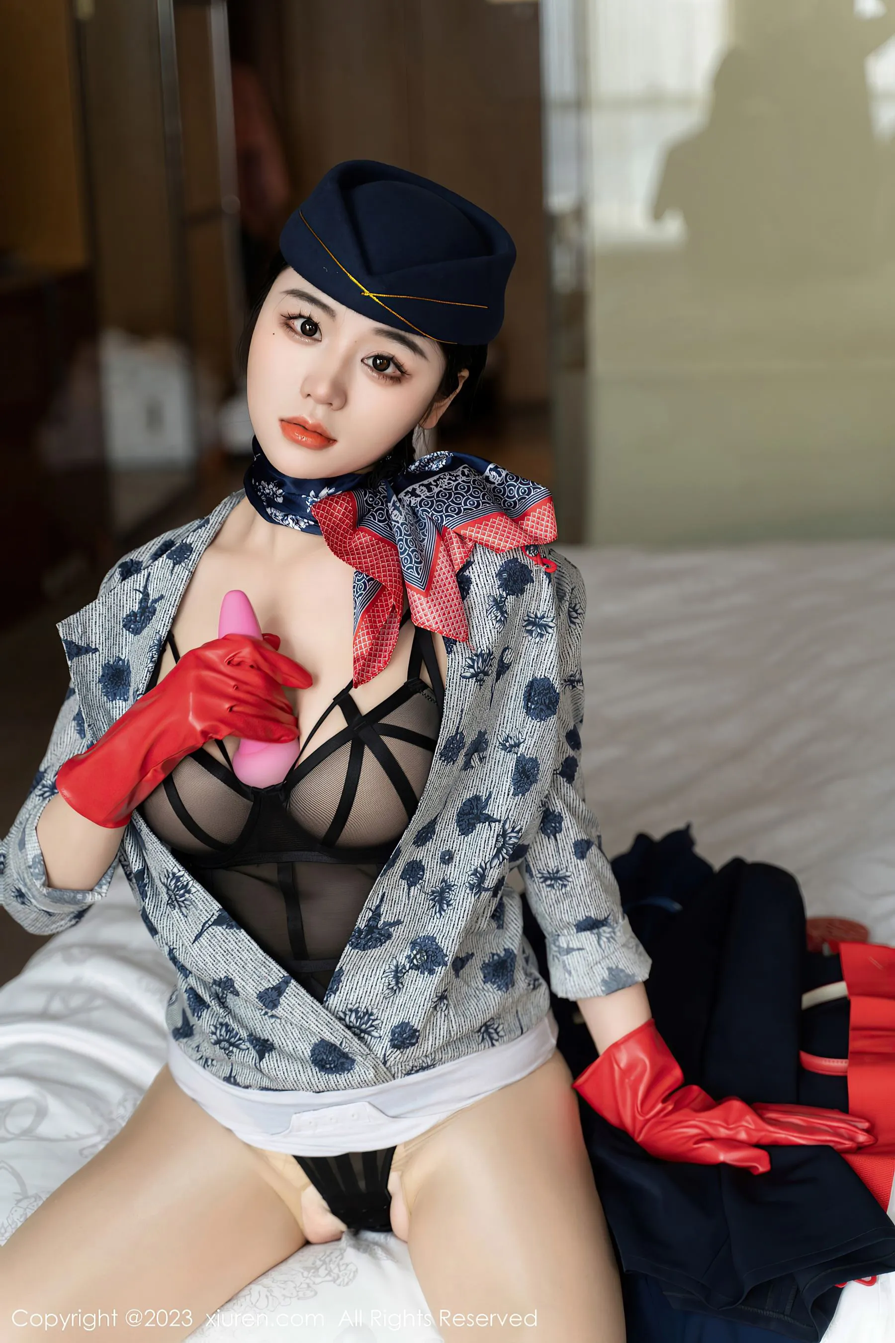  秀人网 No.6790 汐汐爱吃草莓 制服美臀第9张