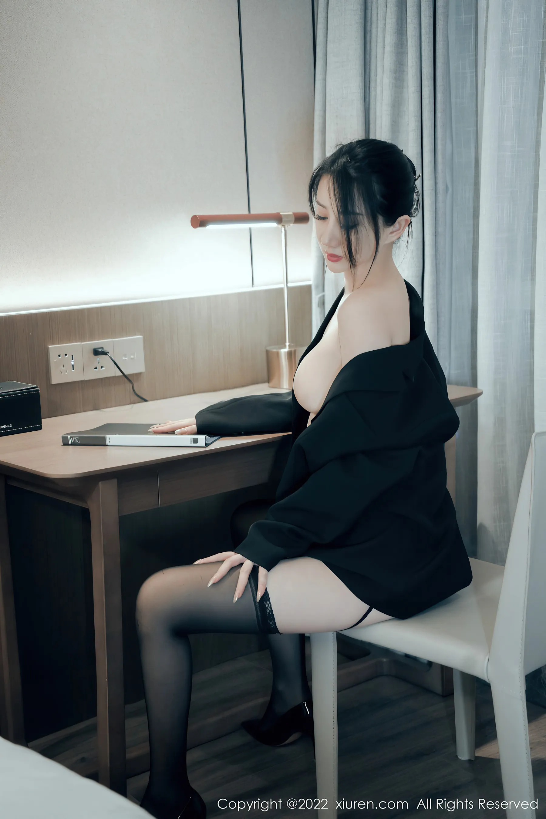  秀人网 No.4801 苏小曼babyface 黑丝美腿第5张