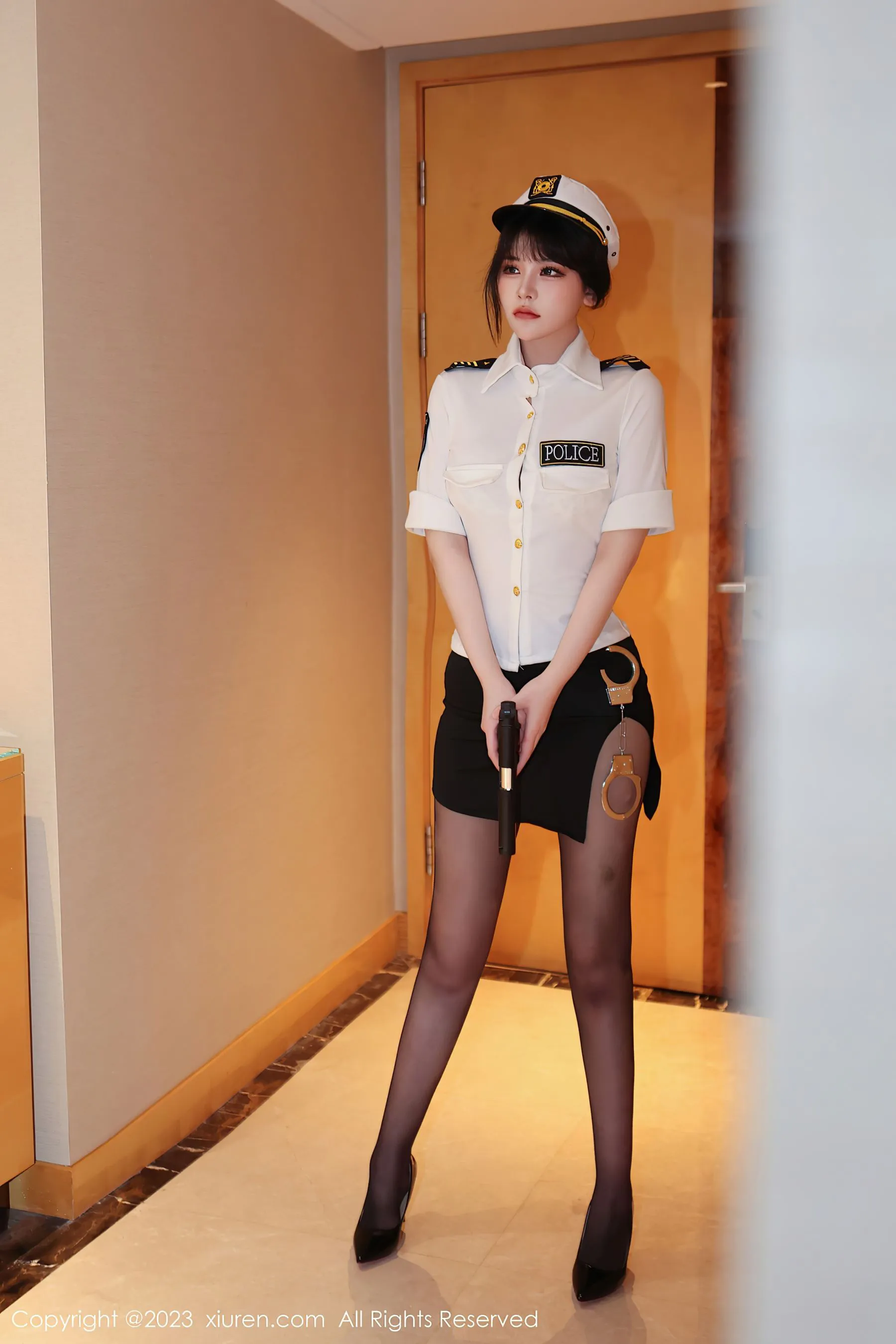  秀人网 No.6328 桃桃子_ 制服短裙第23张