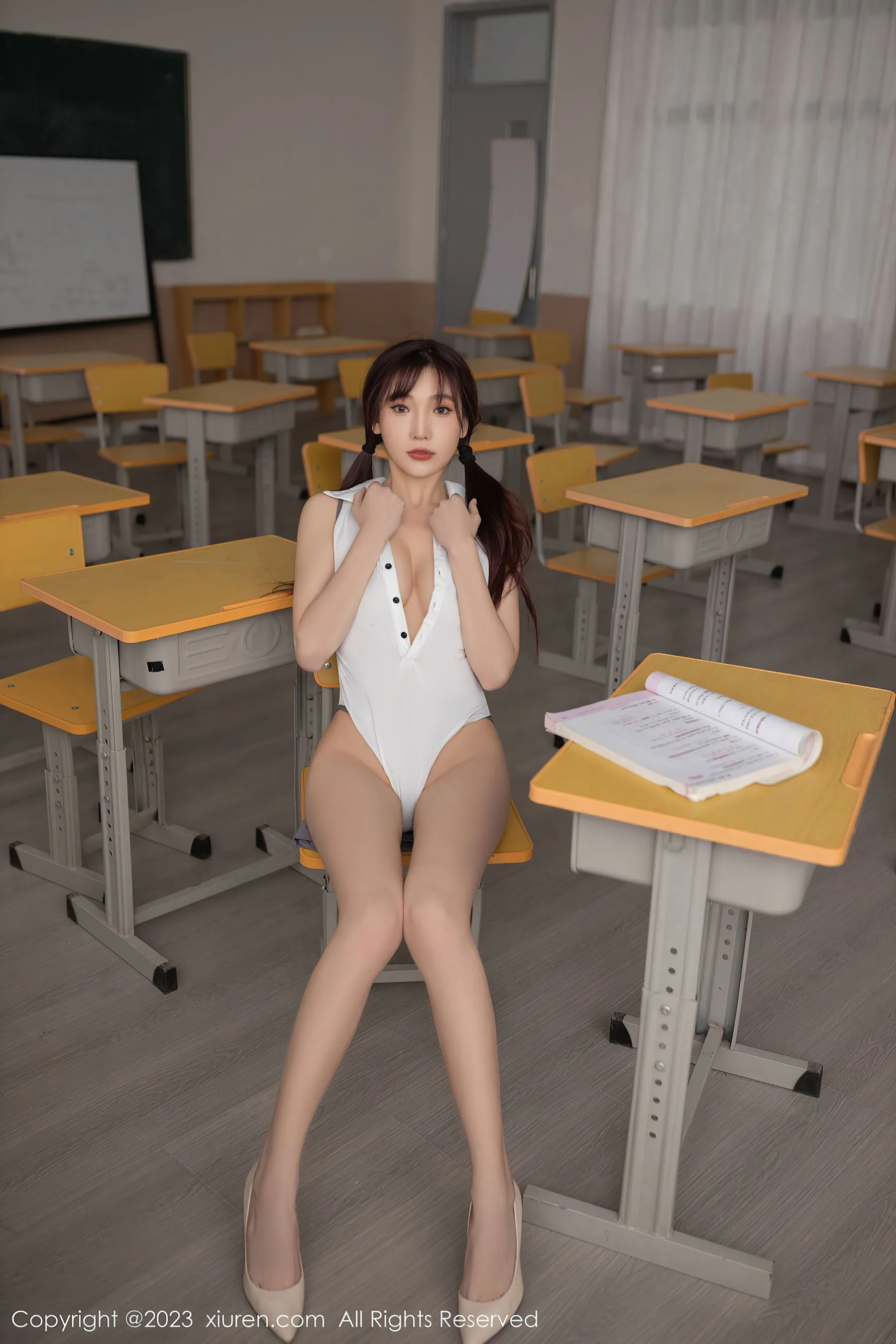  秀人网 No.6353 陆萱萱 短裙美腿第22张