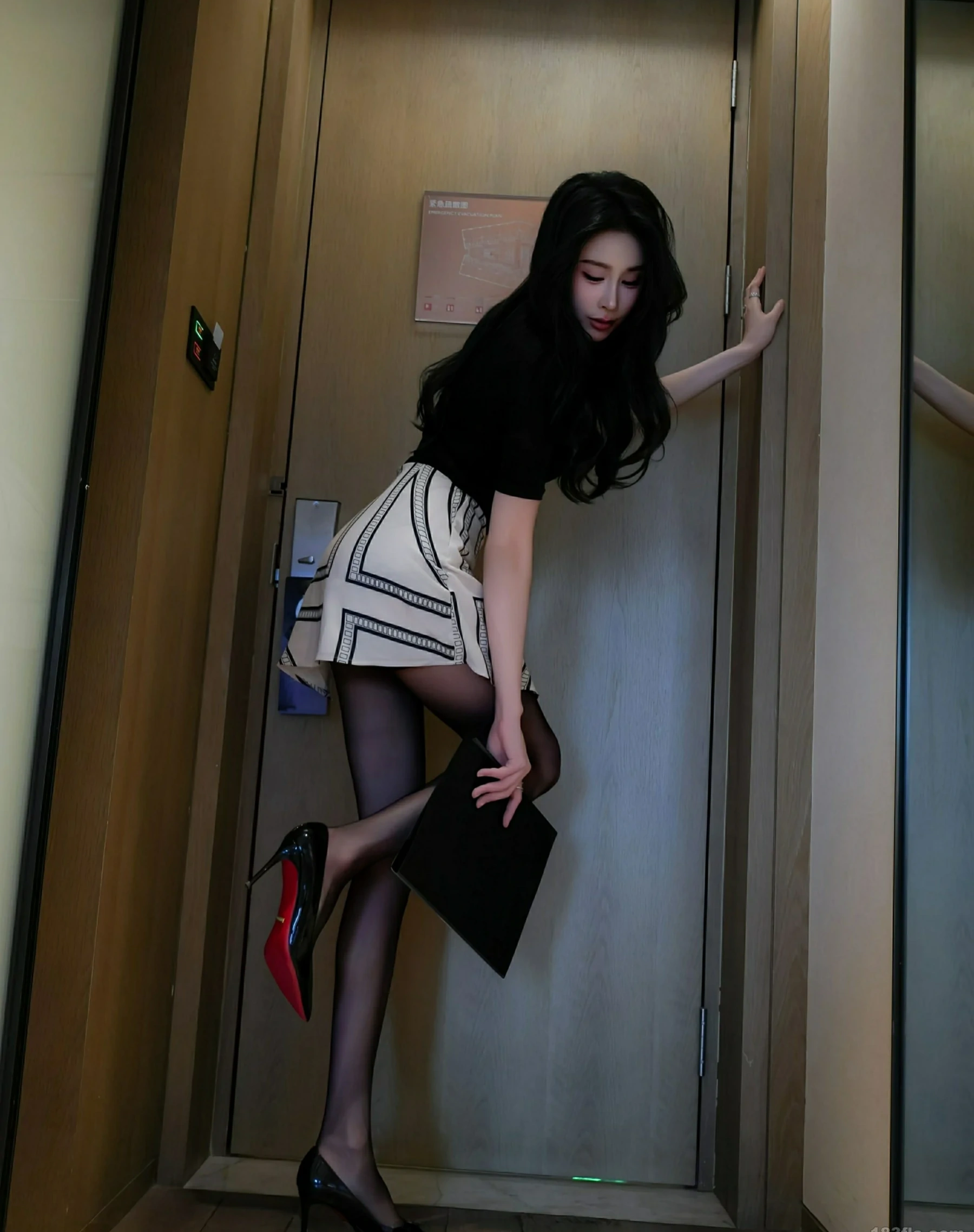  秀人网 No.10817 椰汁糯米姬 [80P]第6张