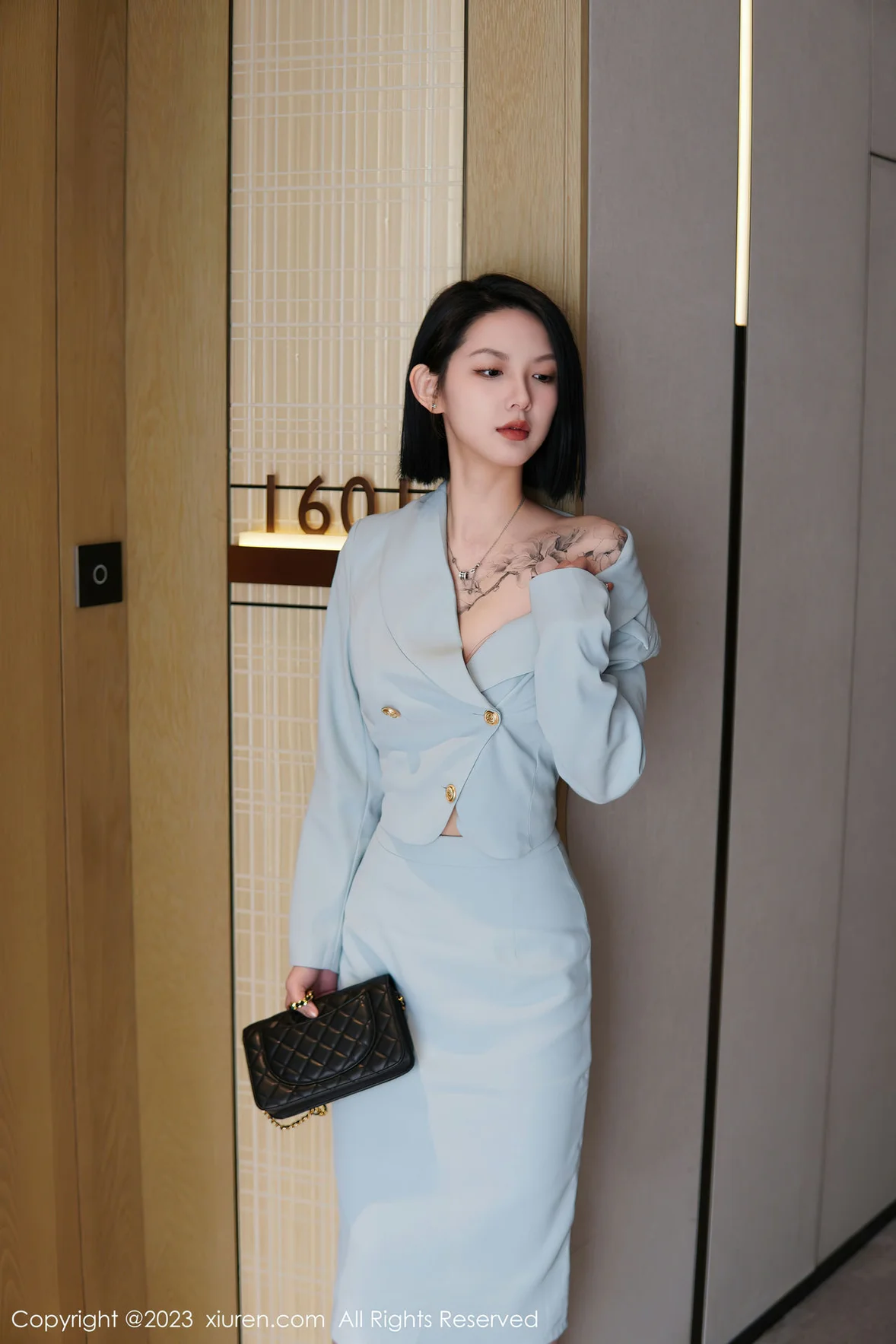  XiuRen 秀人 No.6885 乔一一 诱人原色丝袜性感写真 [75P]第3张