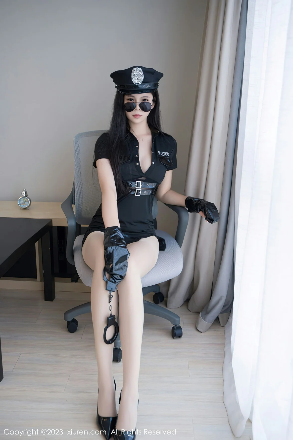  XiuRen 秀人 No.7283 雪糕CiCi 情趣警察制服性感写真 [92P]第5张