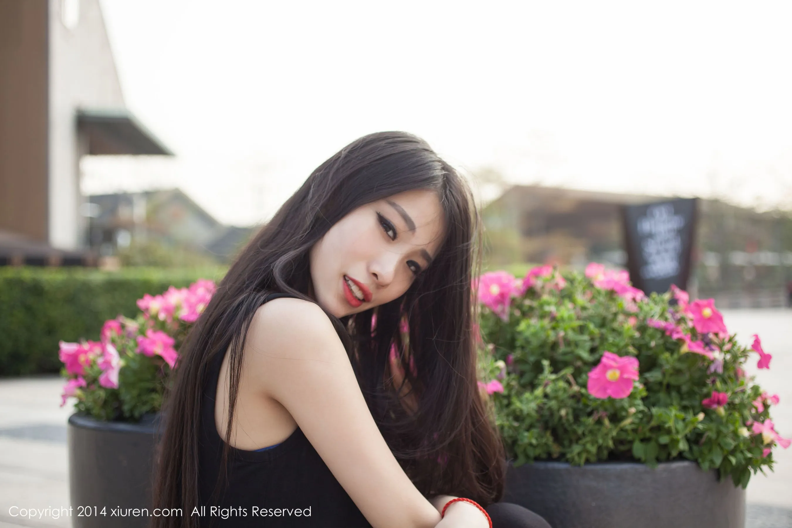 无敌美臀妹子战姝羽Zina 秀人网 No.169第3张