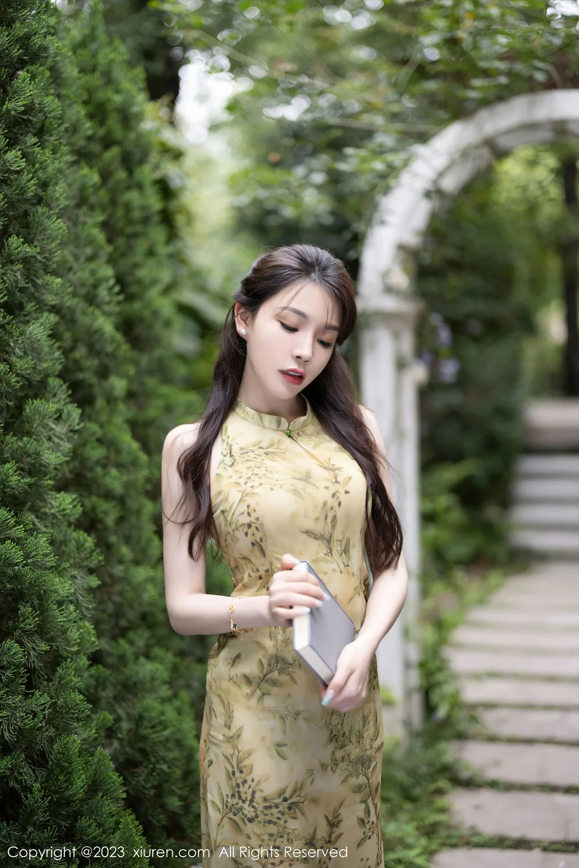  XiuRen 秀人 No.7083 徐莉芝Booty 欧式文艺风性感写真 [82P]第1张