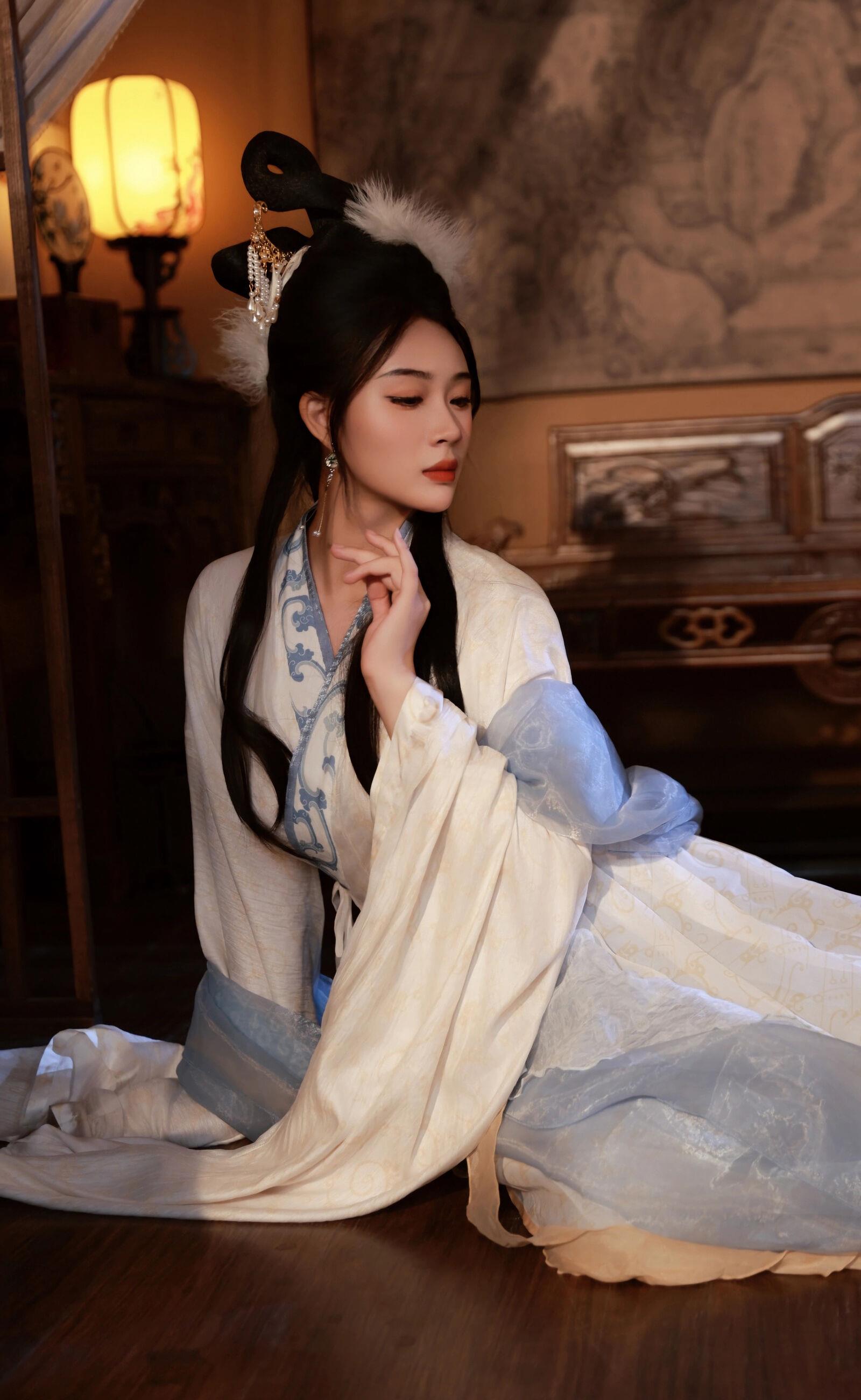  秀人网 No.10835 南乔 [75P]第3张